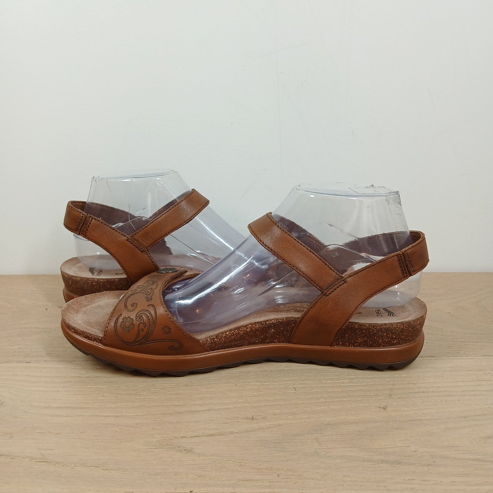 Dansko Wedge Sandals Women’s 9.5 Reece Tan Brown Leather Floral Laser Cut