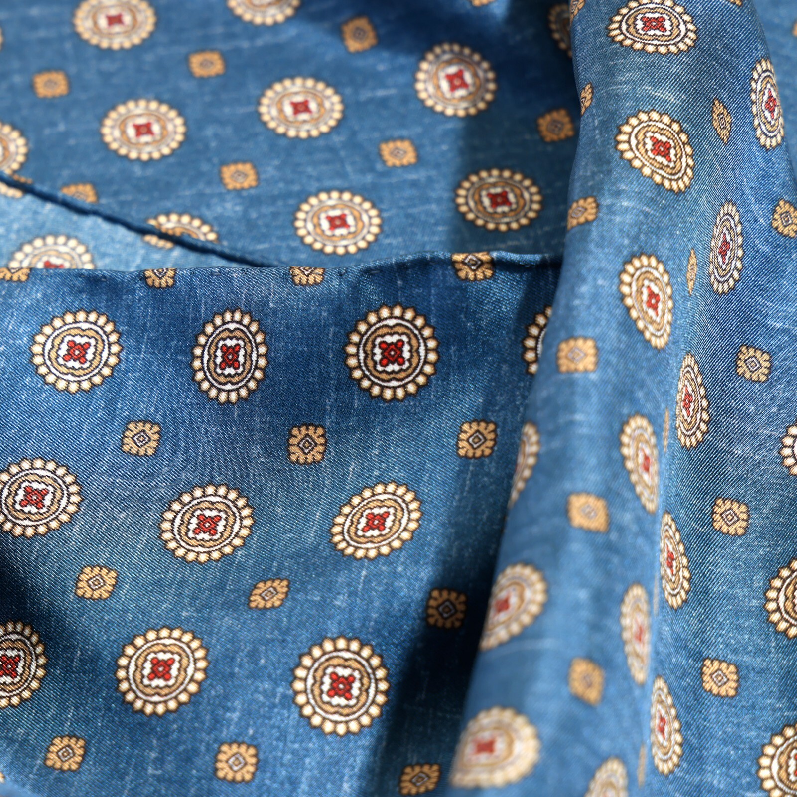 Men’s 100%Silk pocket square Cerulean Floral 53cm 21″ Hand rolled Made in China