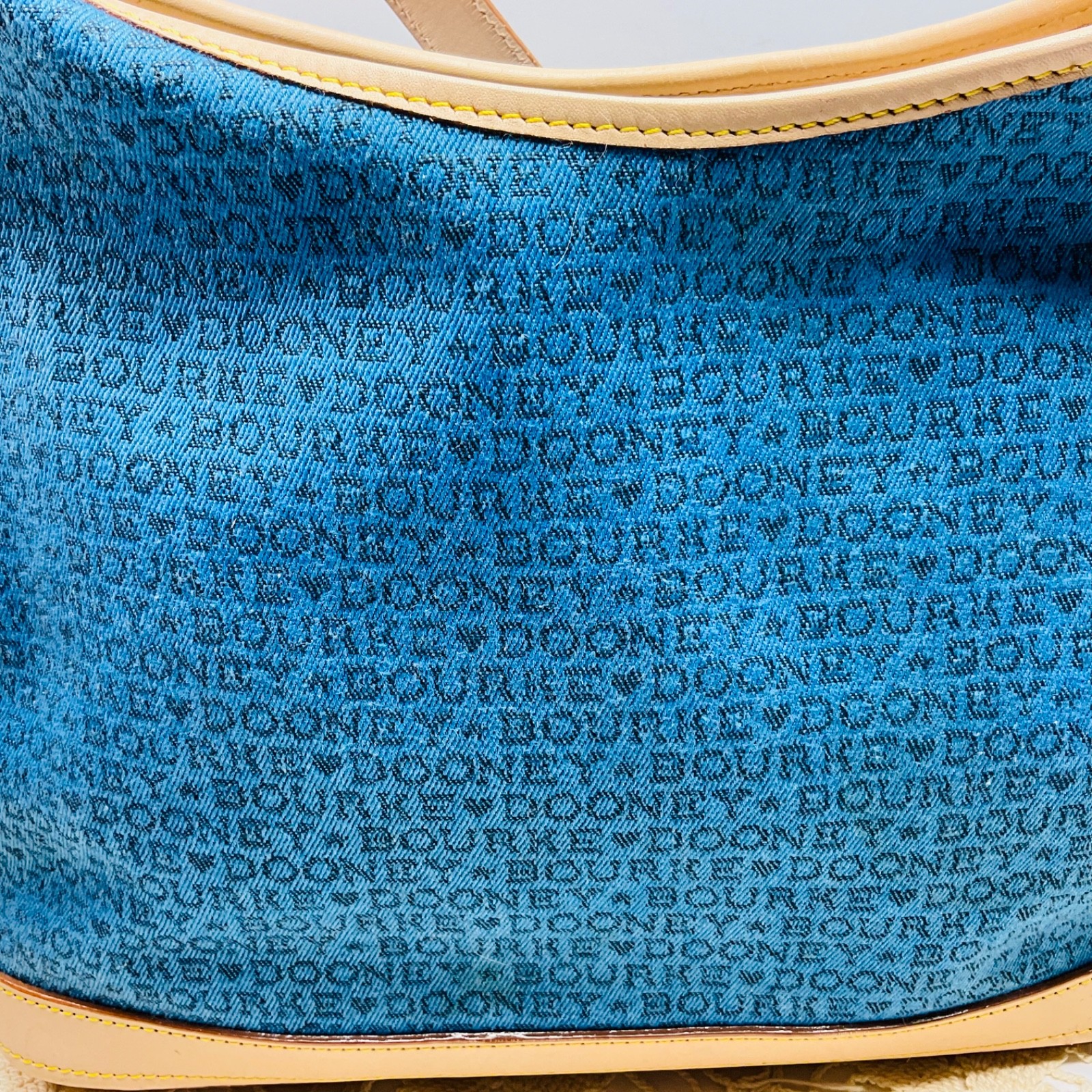 Dooney & Bourke VintageMonogramJacquardFabricShouder Bag/LeatherRegistrationCard
