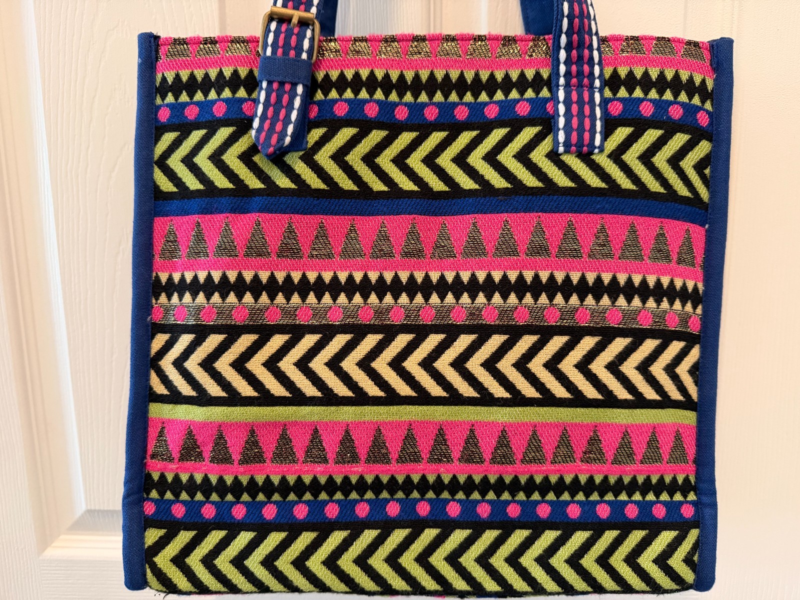America & Beyond Embellished Tote Safari The Gentle Giant Woven Jacquard Body