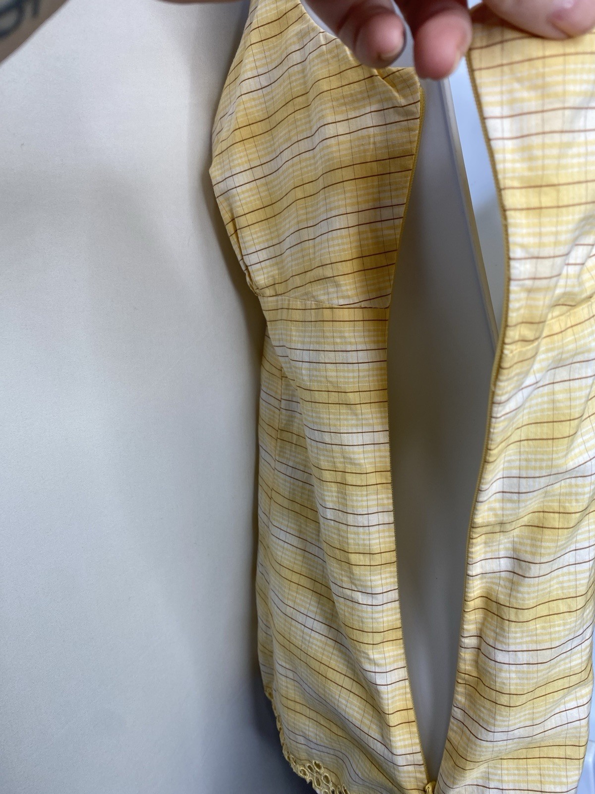Ann Taylor LOFT Plaid Eyelet Tank Top Size 10 Butter Yellow Spring Festival Y2K