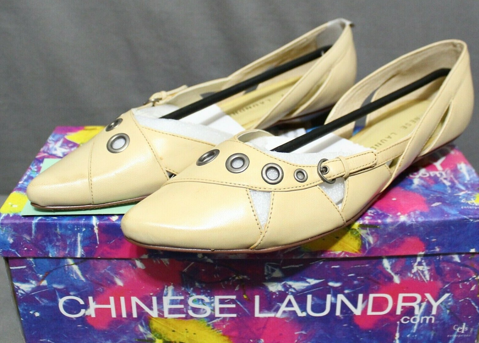 CL BY LAUNDRY ROCHELLE womens slip on dress shoe multiple sizes natural leather
