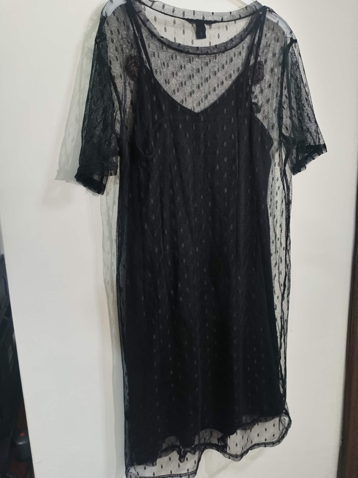 Women’s Black Mesh Floral Embroidered Midi Dress Short Sleeve Sheer size 2