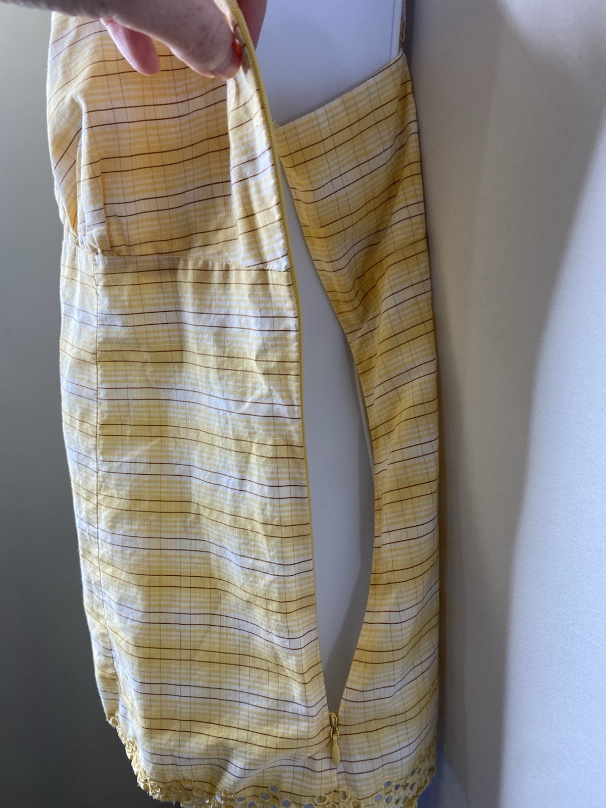 Ann Taylor LOFT Plaid Eyelet Tank Top Size 10 Butter Yellow Spring Festival Y2K