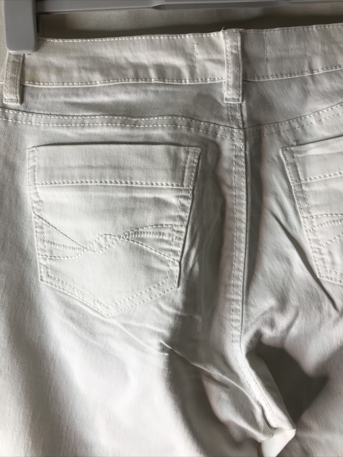 Dean St. Troper France Women’s Capris, White Cotton Blend Pants Varies Sizes New
