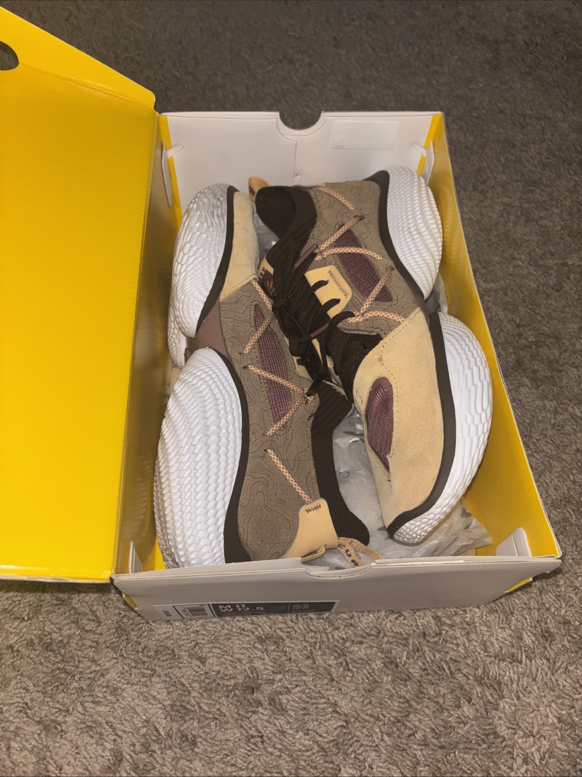 Under Armour Curry Flow Cozy Mesa Yellow Coyote 3023815-700
