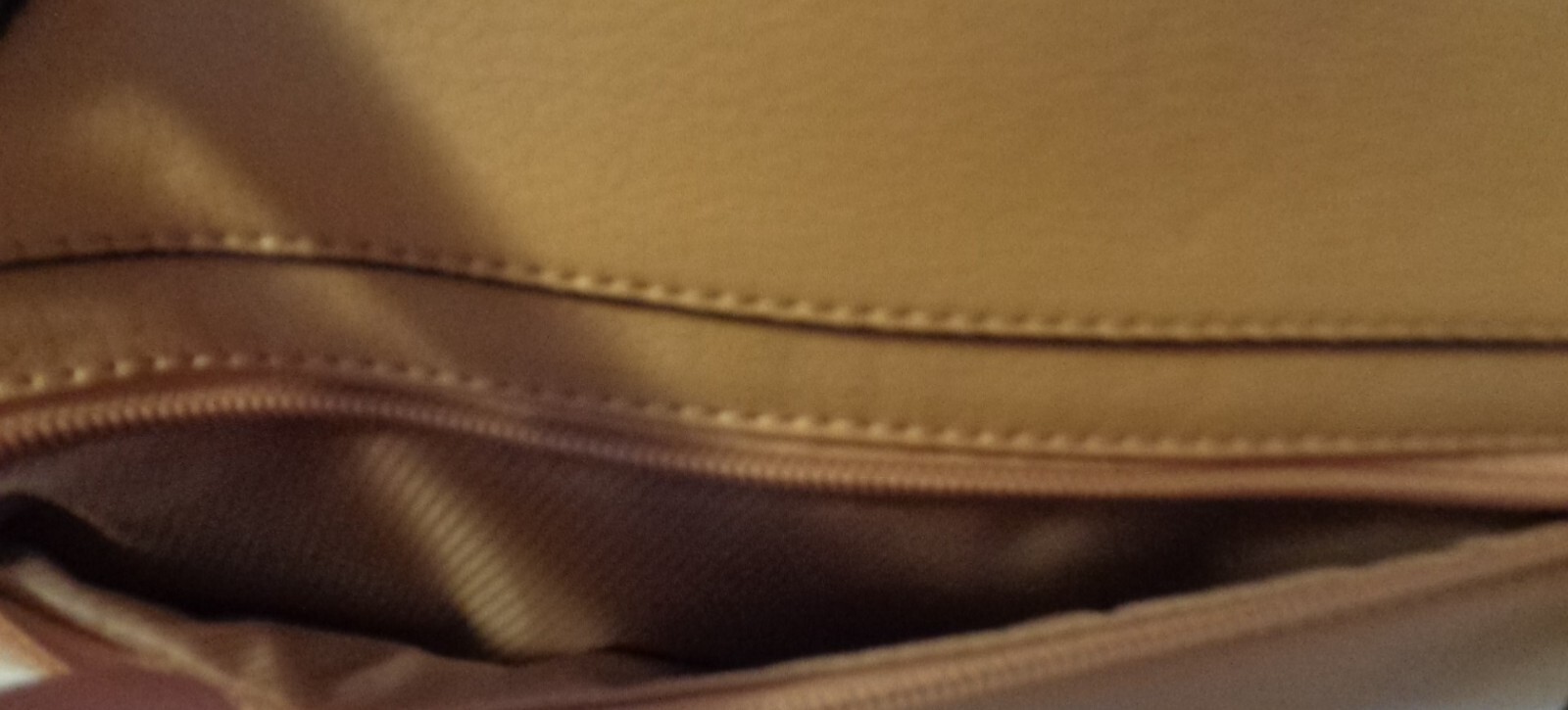 TAN MUSTARD YELLOW HANDBAG PURSE UNBRANDED TOTE MULTI POCKET DOUBLE HANDLE ZIPS