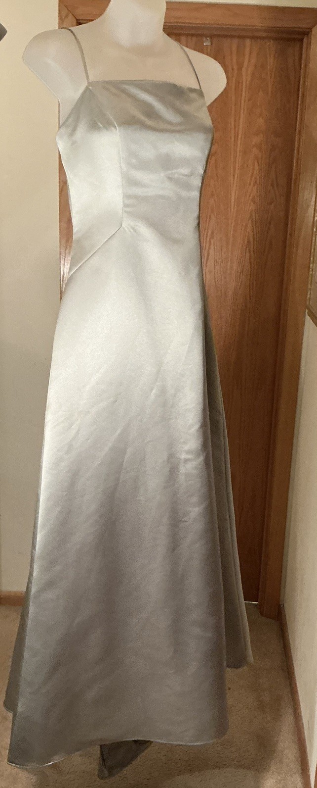 Bill Levkoff Classics Icy Platinum Green A-Line Ballgown w Train Size 8 / small