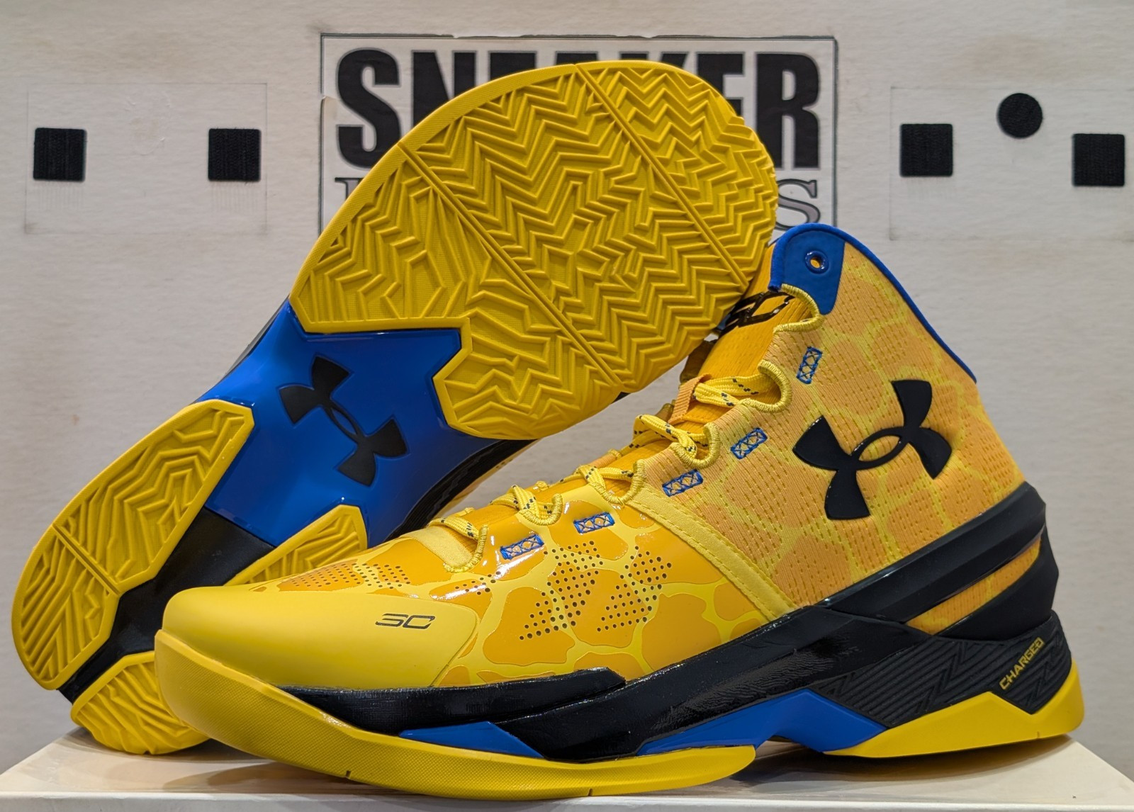 Under Armour Men’s Curry 2 Retro – Double Bang – Size: 11 – 3026281 700 – Gold