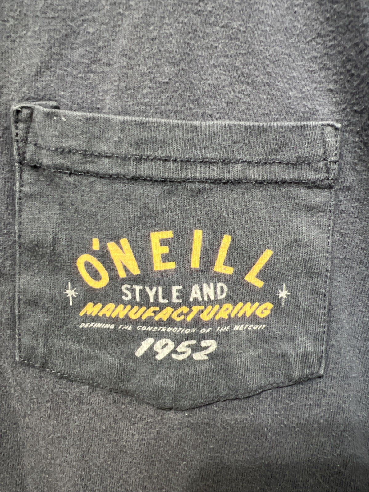 O’Neill Tshirt Mens X Large standard fit Graphic Tee Grey Yellow Ski Surf