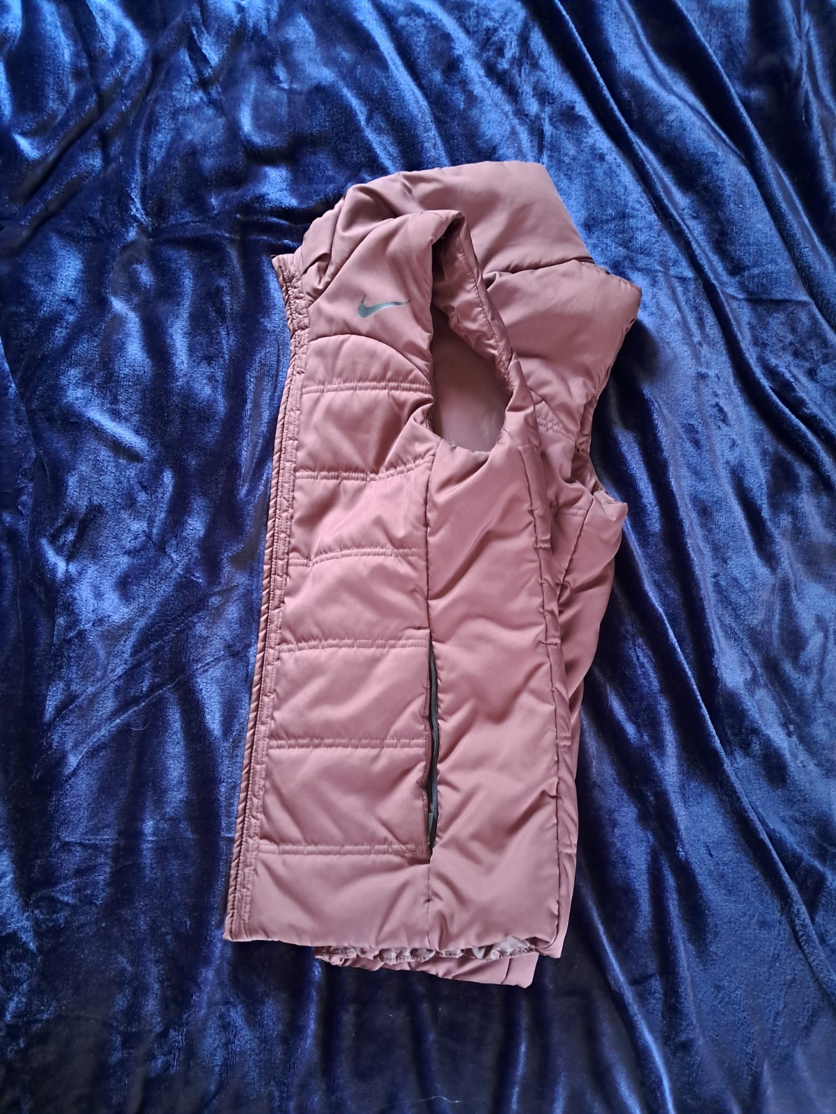 NIKE vest XS Maroon Color, Lightly Worn, No Stains Or Rips