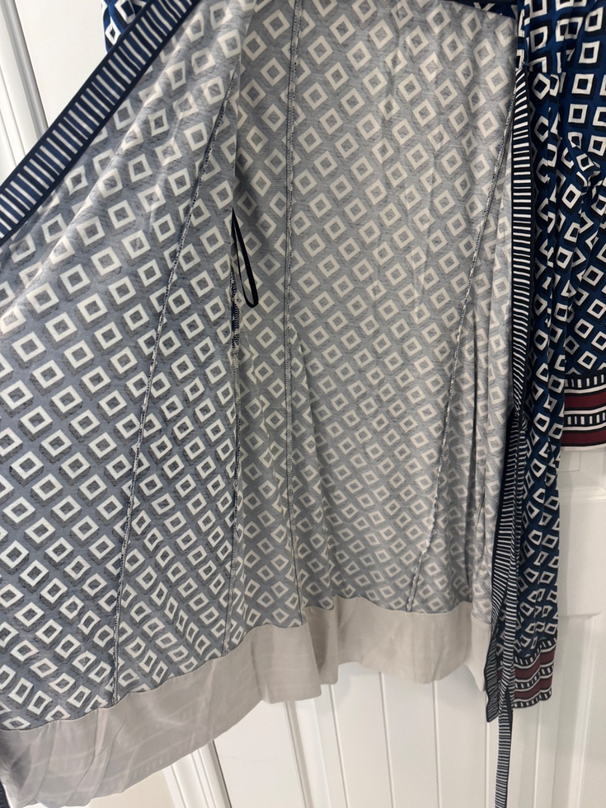 Diane von furstenberg wrap dress, size 2, 100% silk