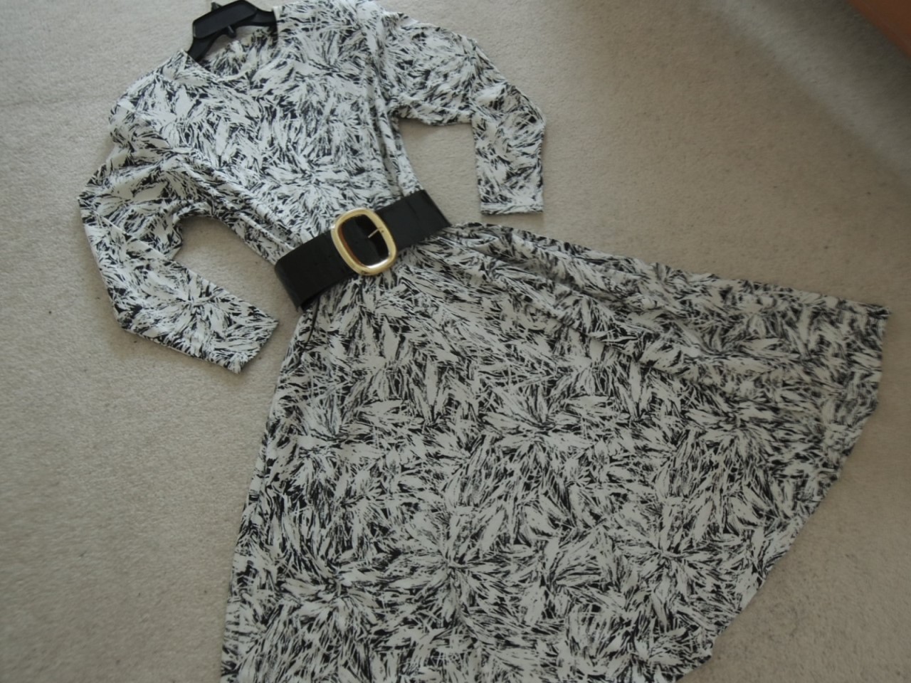 Ladies Dress Size 10 B/W Artsy Pattern Midi L/S Defined Waist by ALL THAT JAZZ
