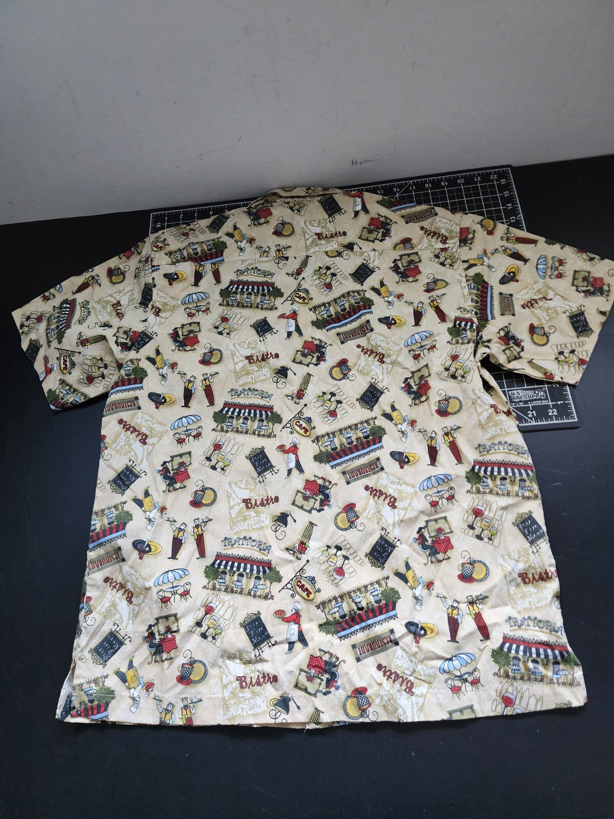 Blue Generation Hawaiian Shirt Mens Size Medium Beige Button Up Bistro Print NWT