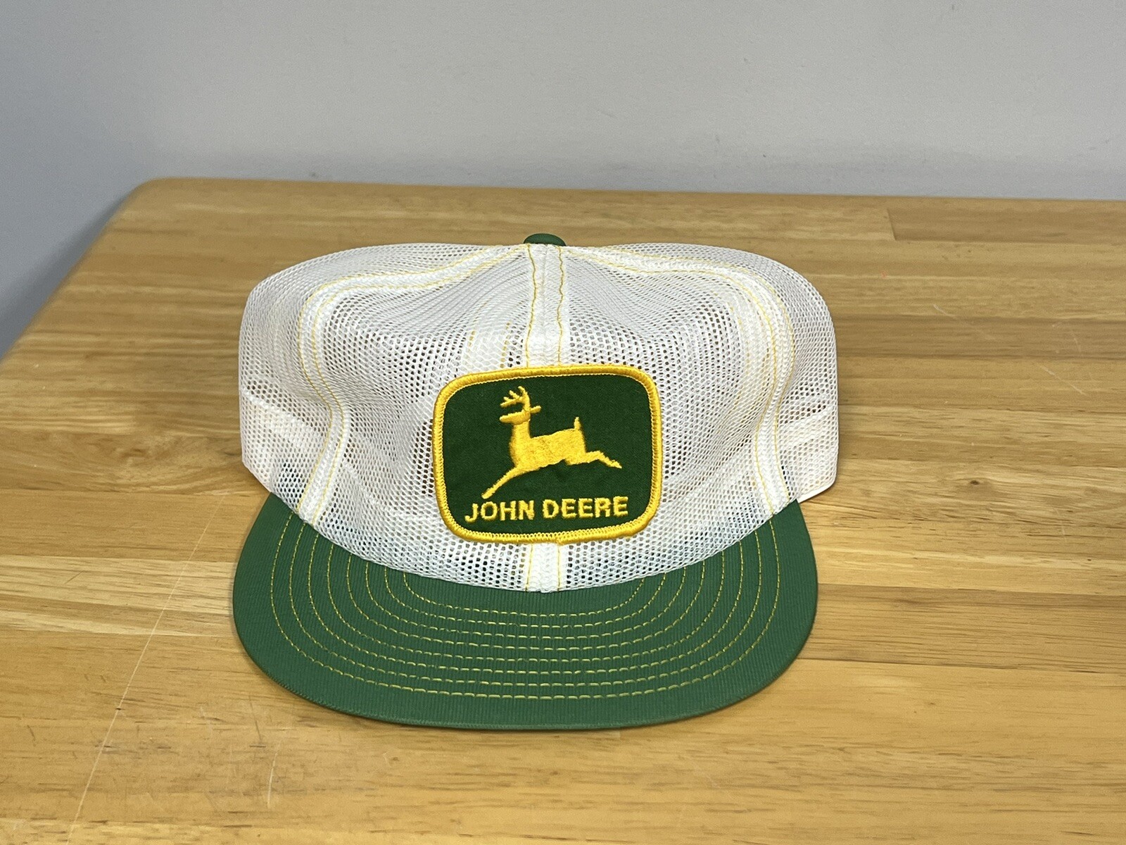 Vintage JOHN DEERE All Mesh Snapback Trucker Patch Cap Hat LOUISVILLE MFG CO USA