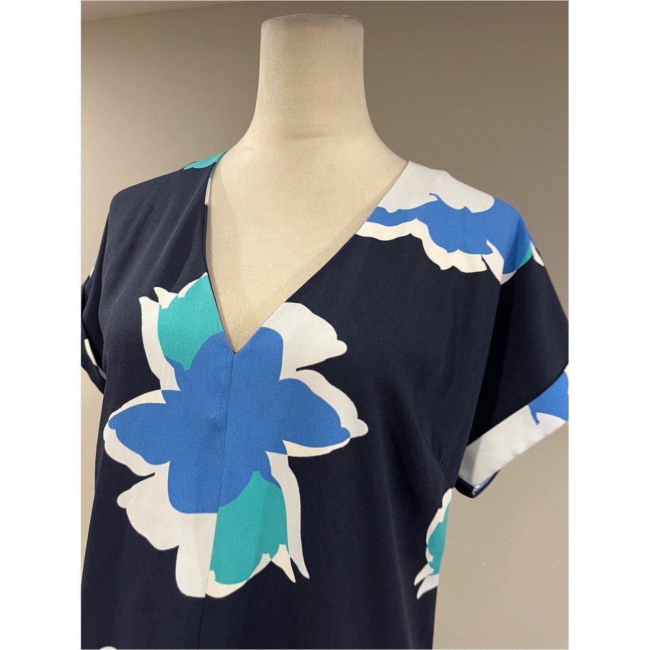 A New Day V-Neck short sleeves Navy Floral Shift casual Dress size small