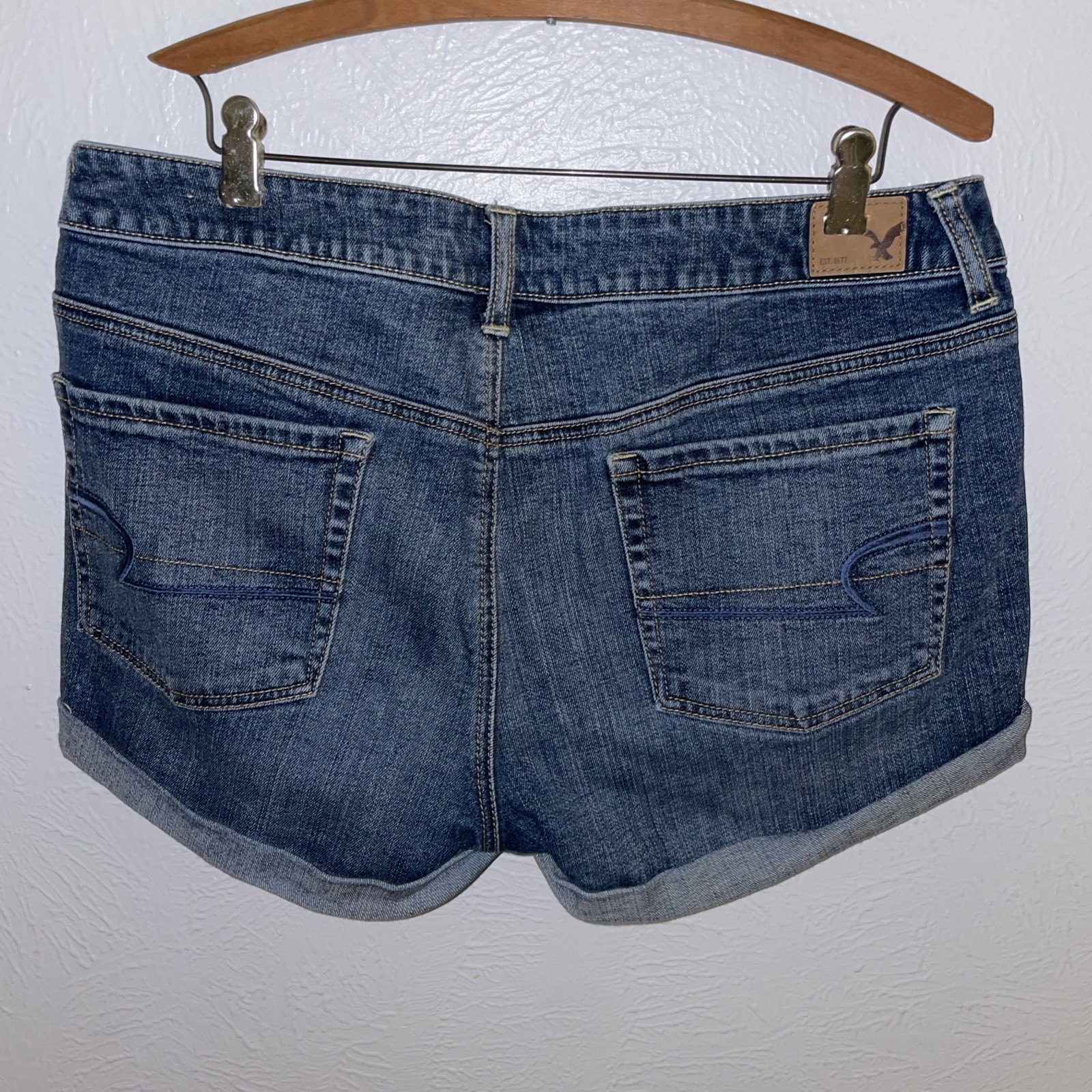 American Eagle Jean Shorts Stretch Boy Midi Cuffed Size 10 Dark Wash Trendy