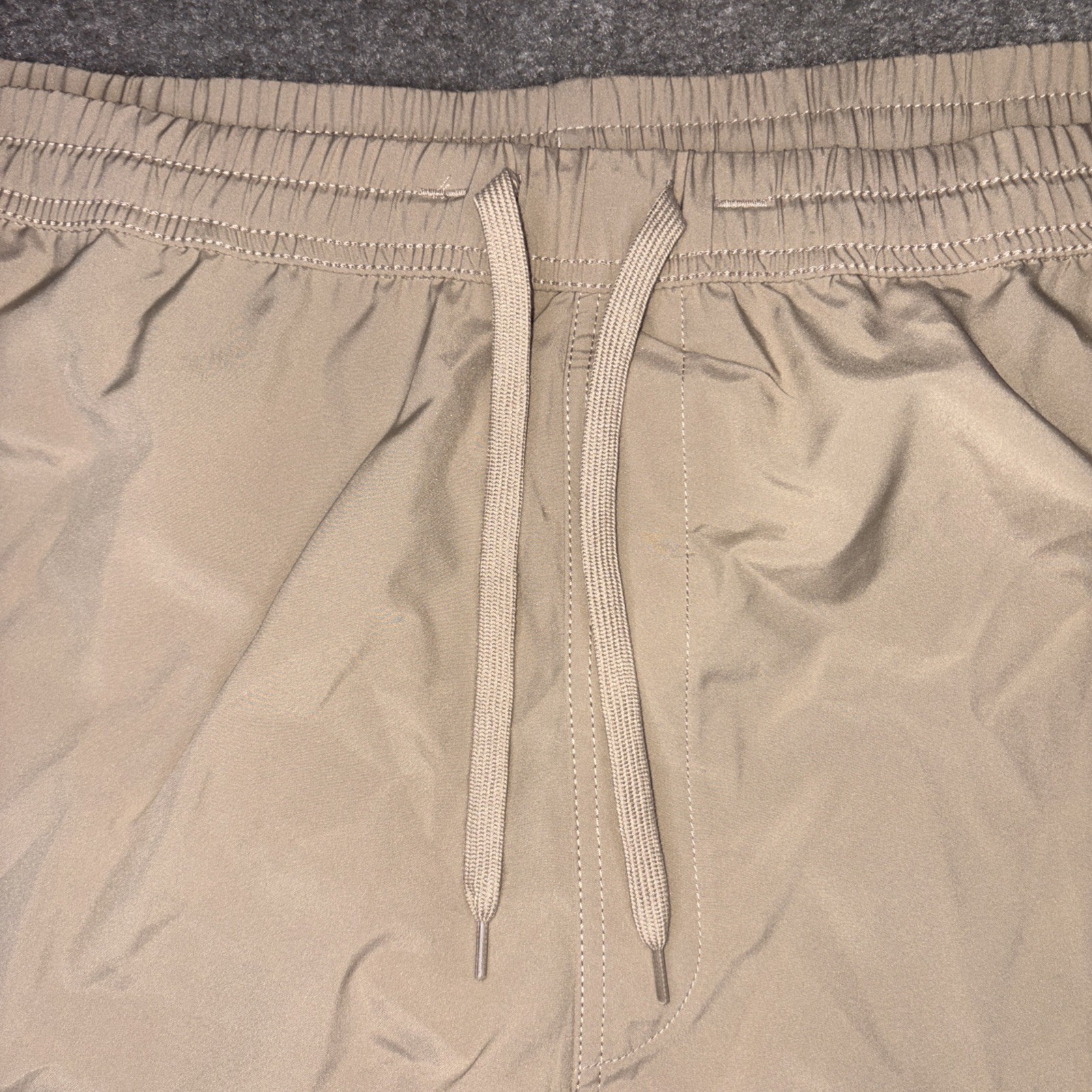 Nike Form Dri-FIT 5″ Unlined Versatile Shorts Size XXL Khaki Brown FN4347-247
