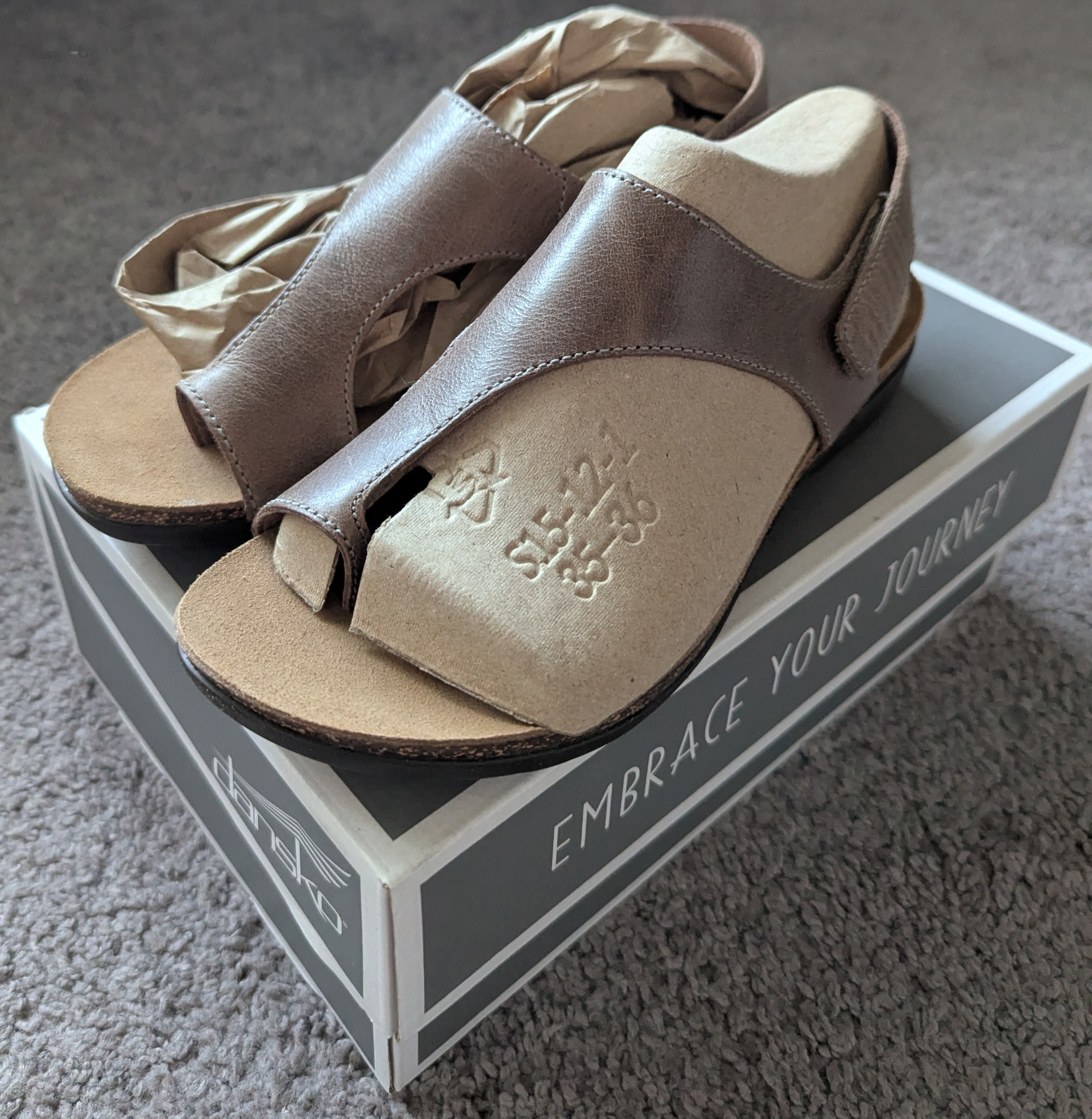 Dansko Reece Stone Waxy Burnished Thong Sandle Womens New Size EU 36, US 5.5-6