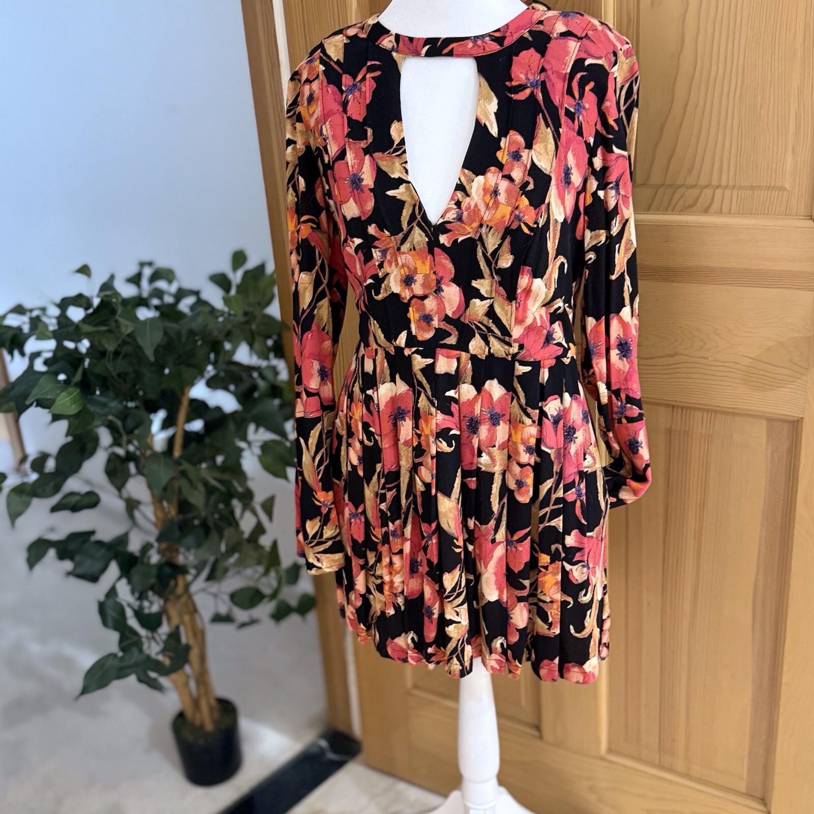 Free People Tegan Mini Dress 4 Floral Print Long Bell Sleeve Keyhole Black Coral