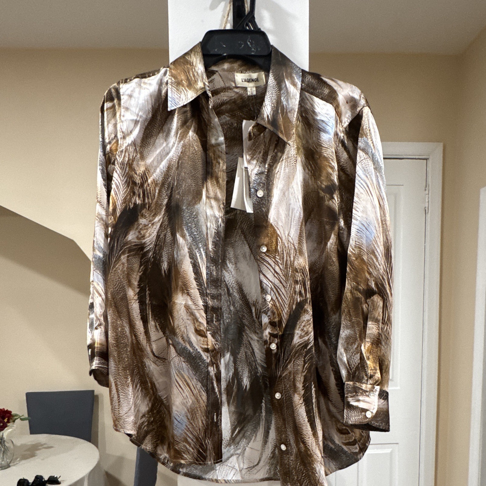 L’AGENCE Dani Satin Feather Print Collared Button Front Blouse 3/4 Sleeve S