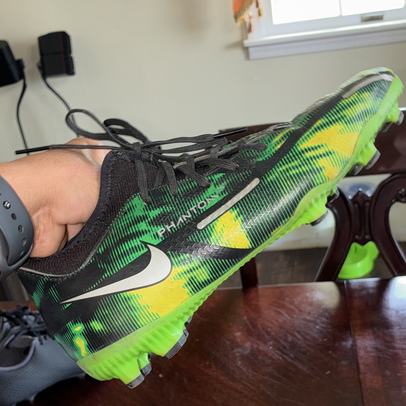 Nike Phanton Phantom GT Low Top Lace-Up Rubber Soccer Cleats Camo Green/Black