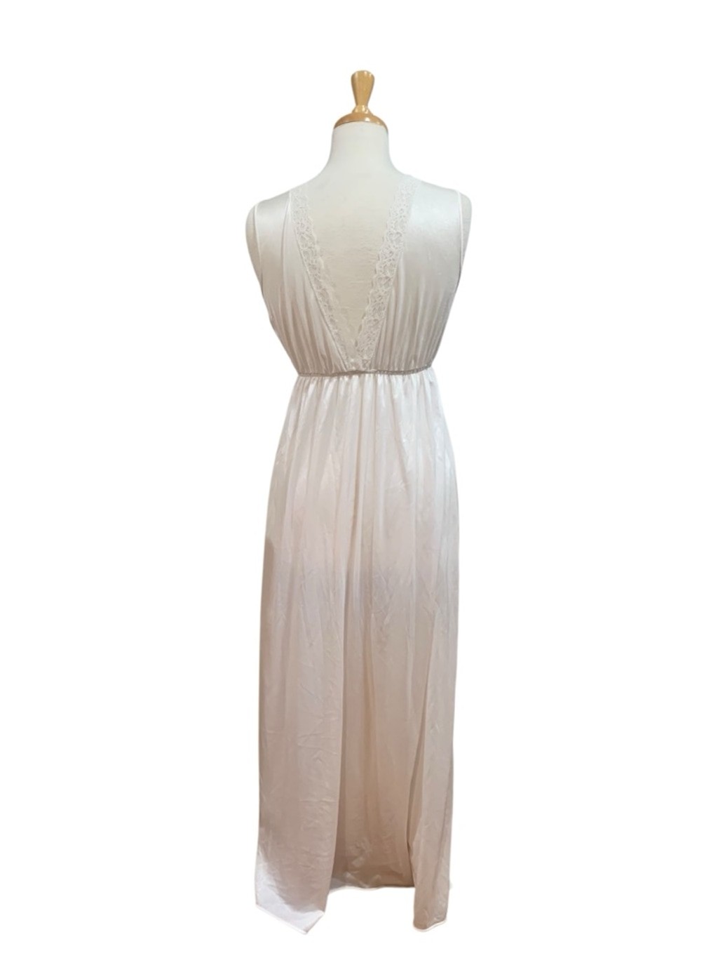 Vntg 70’s Dreamaway White Robe and nightgown with Blue Embroidery, Size S