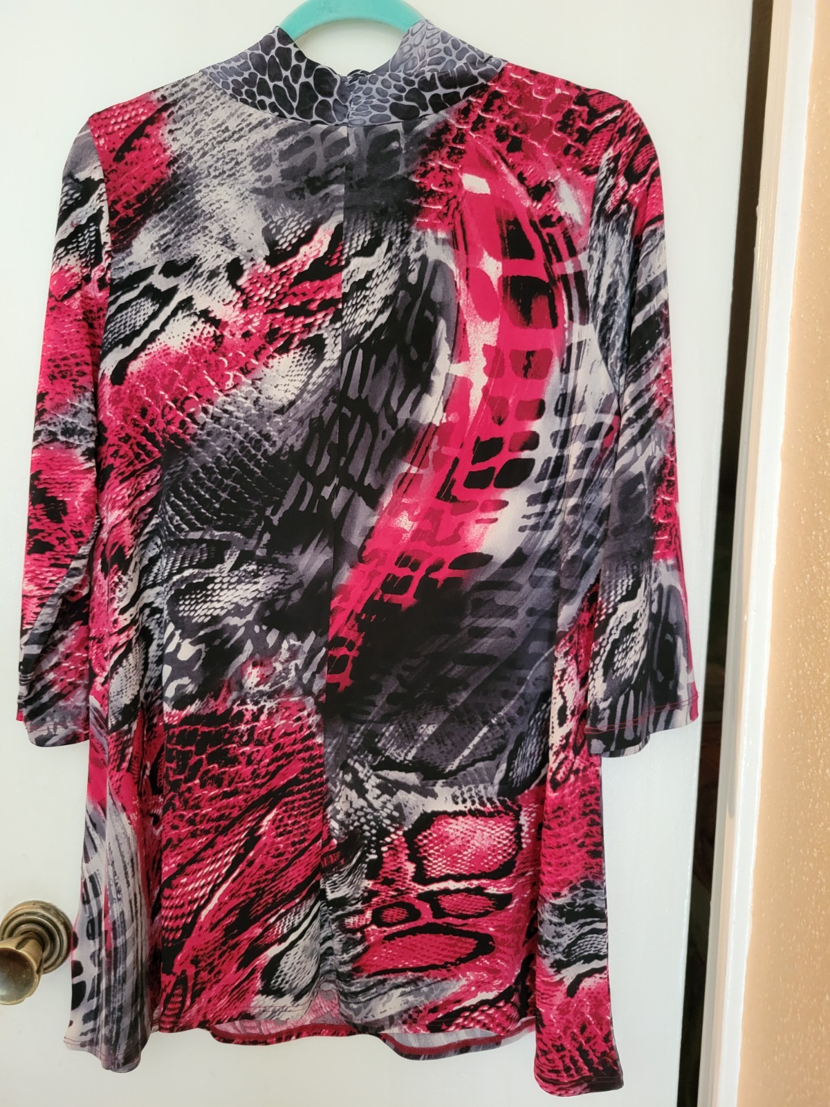 Susan Graver Size S Cowl Neck Tunic Top Red/Black/Grey Animal Print 3/4 Sleeve