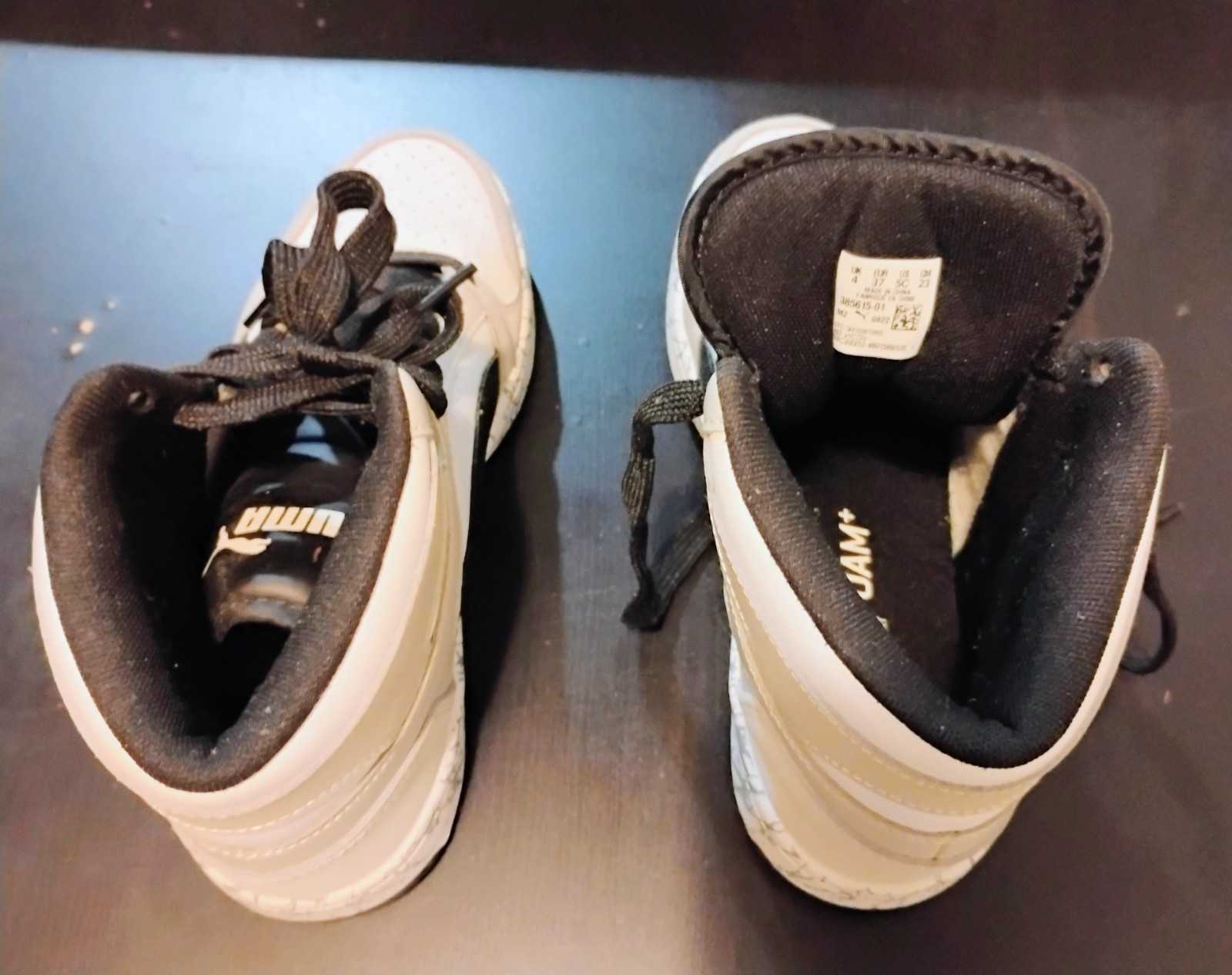 Puma Youth Size 5 Rebound Layup Sneakers