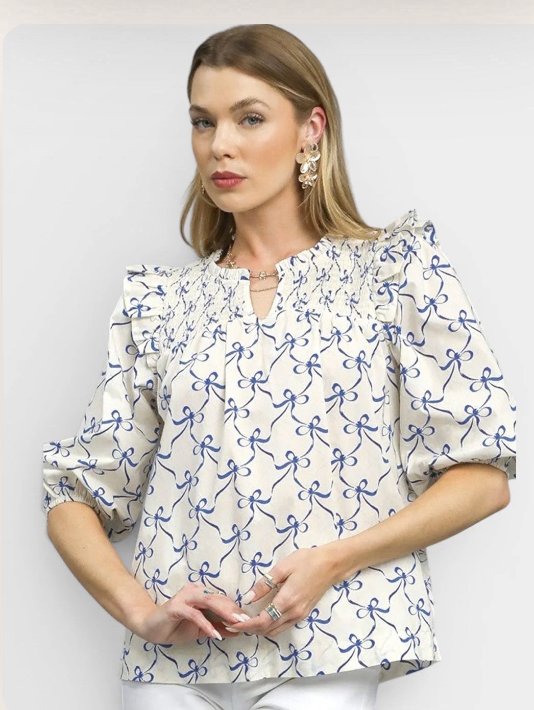 Umgee Women’s White/Blue Bow Print Smocked Split Neck 3/4 Sleeve Blouse S