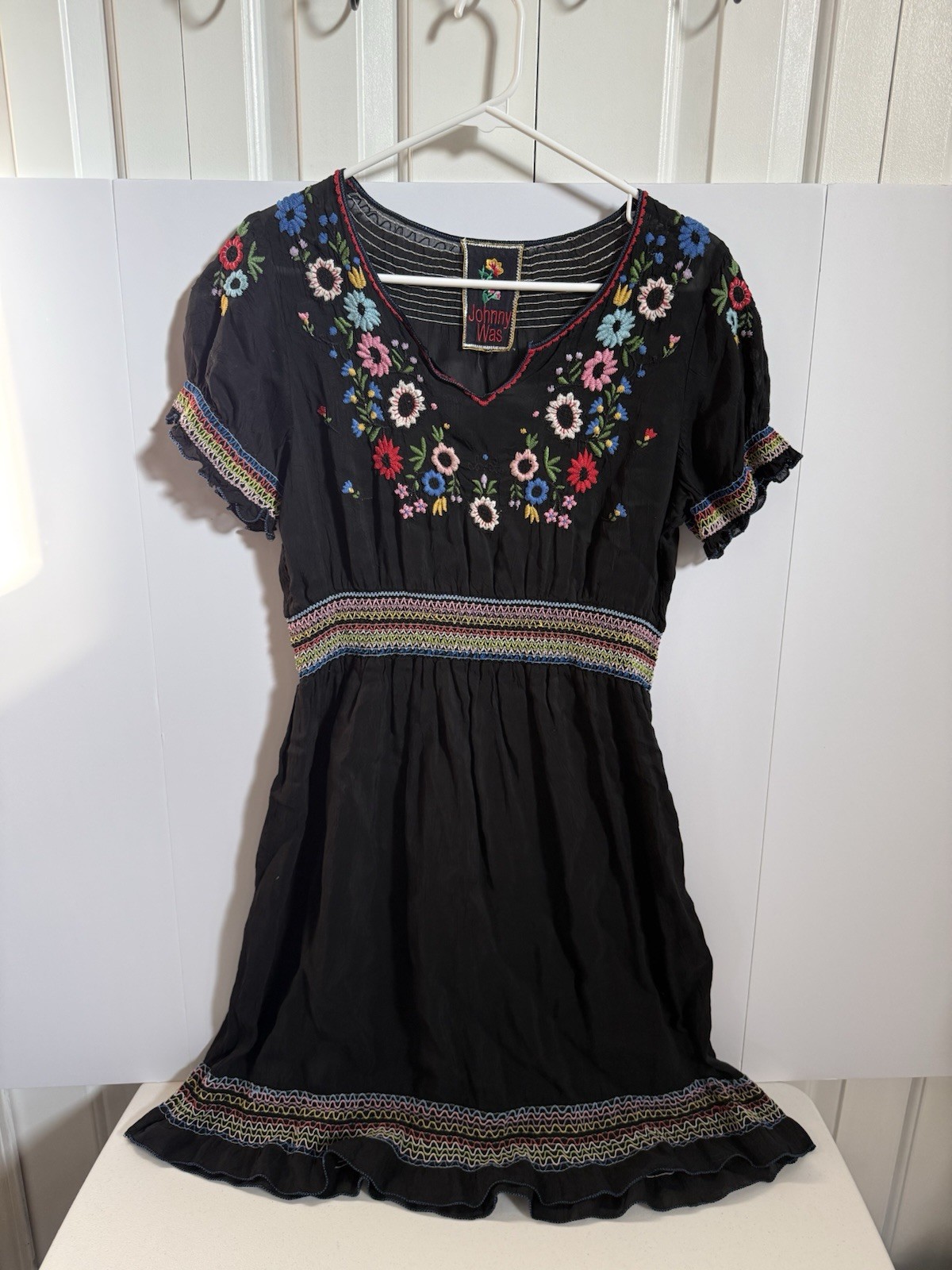 Johnny Was embroidered ruffle hem floral boho dress black short sleeve Est S/M