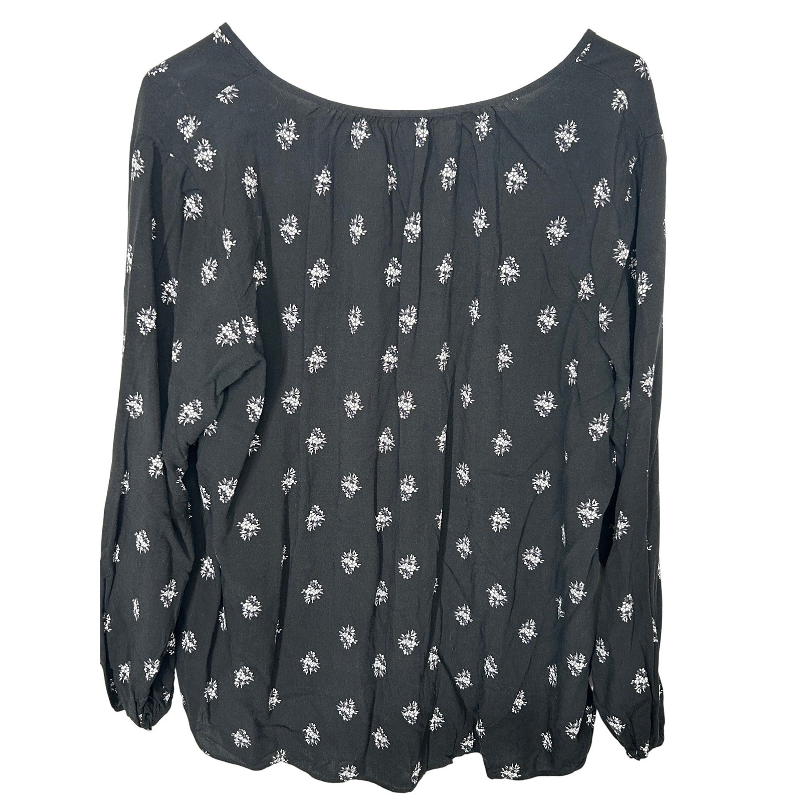 Old Navy Black Floral Blouse Single Button Cuffs V Neckline Women’s Size XL