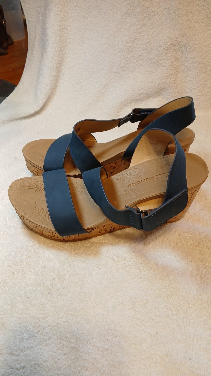 CL by Laundry KEN-002 Platform Wedge Heel Strappy SANDALS Size 7.5M Navy
