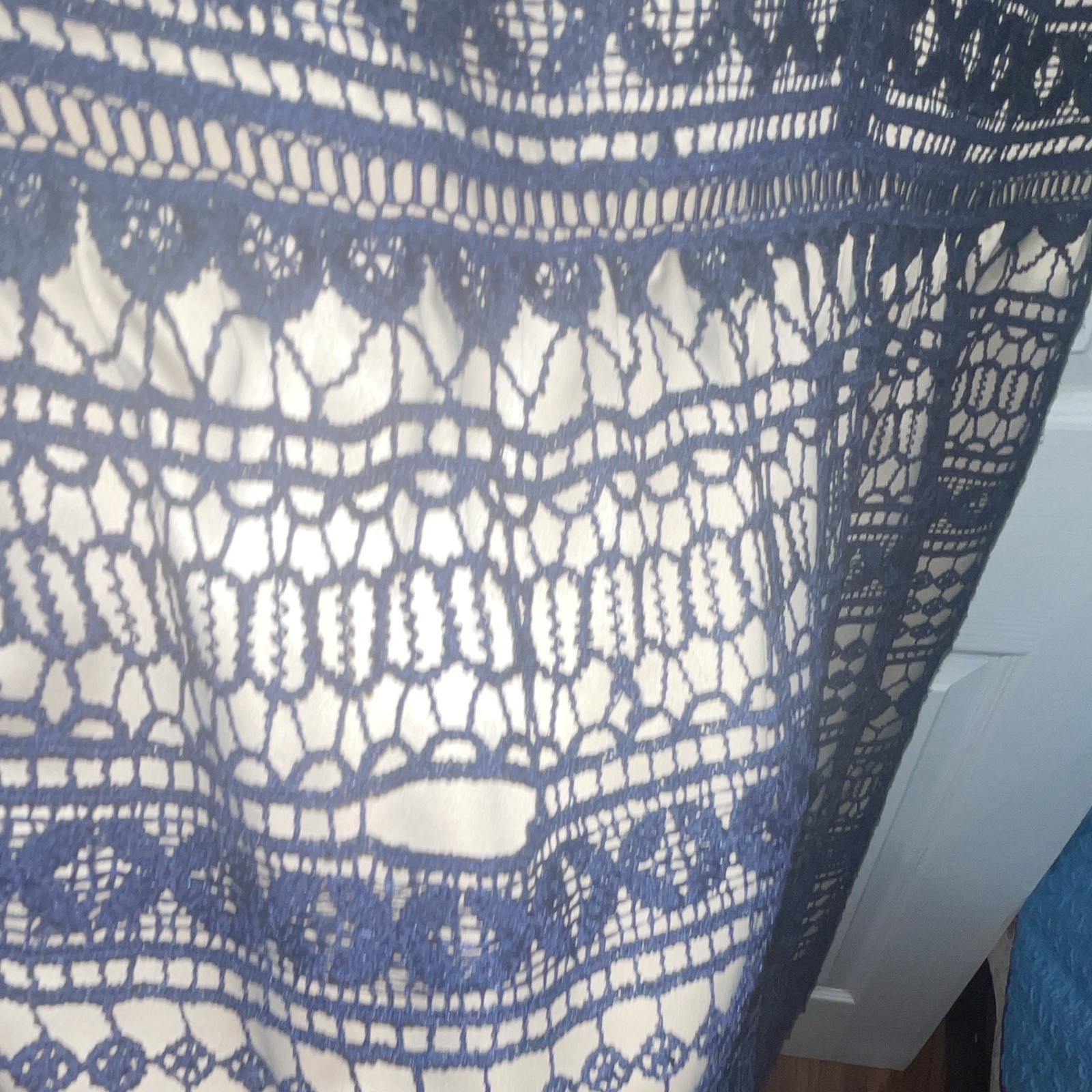 Vince Camuto lace crocheted dress Blue/Beige Lace Overlay Short Sleeve size 14