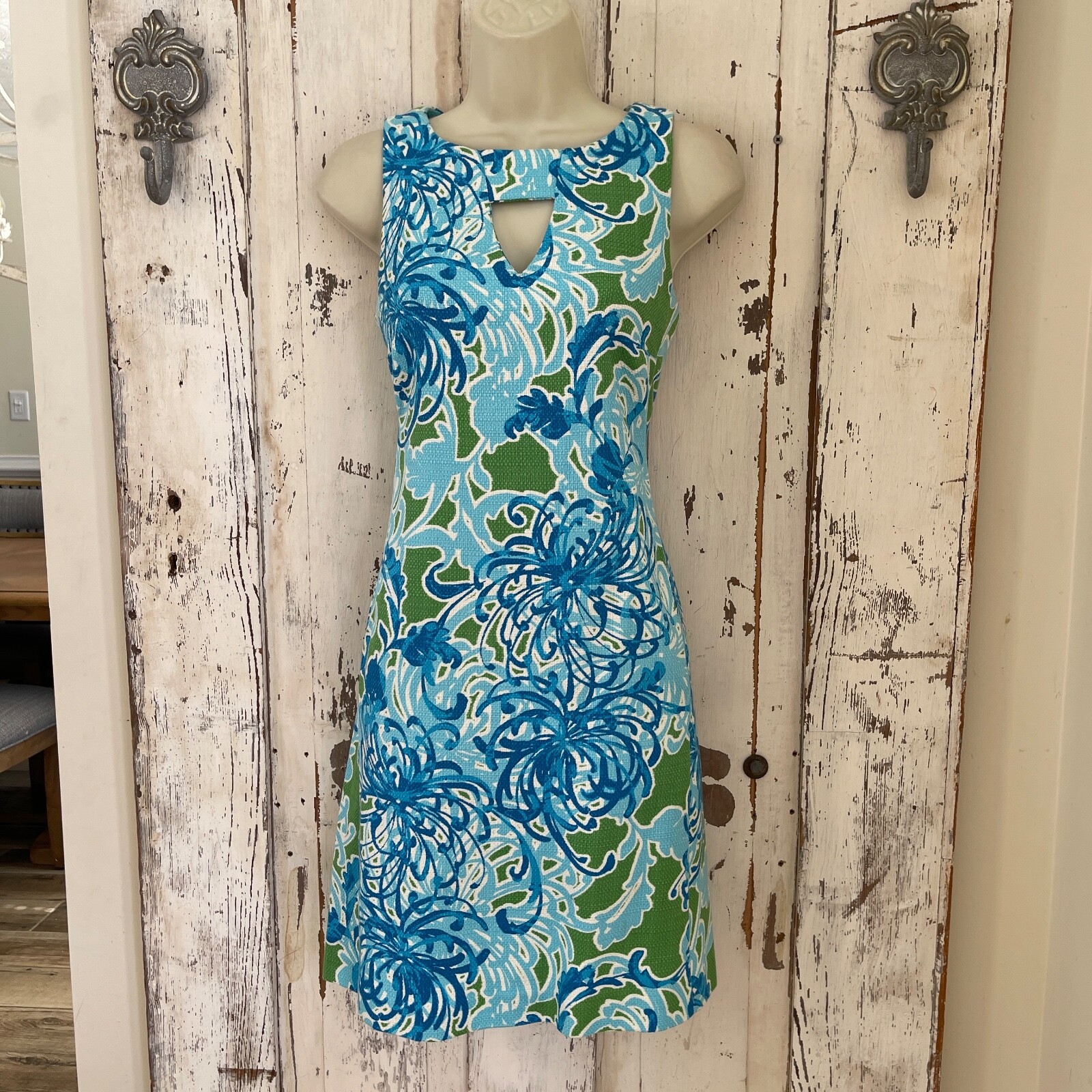 Taylor Size 2 Woman’s Blue Green White Floral Pocketed Sleeveless Summer Dress