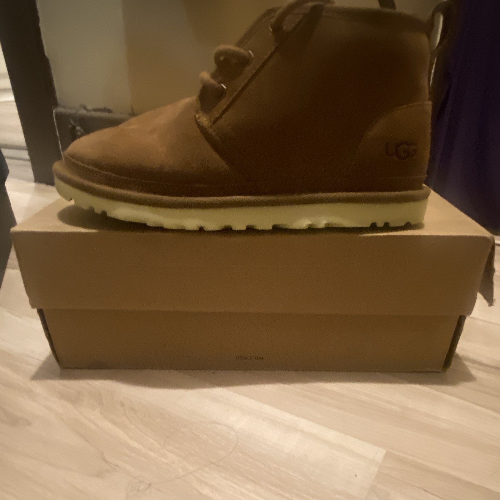 UGG Men’s Brown Suede Chukka Boots Sheepskin Lined Lace Up US 5.5