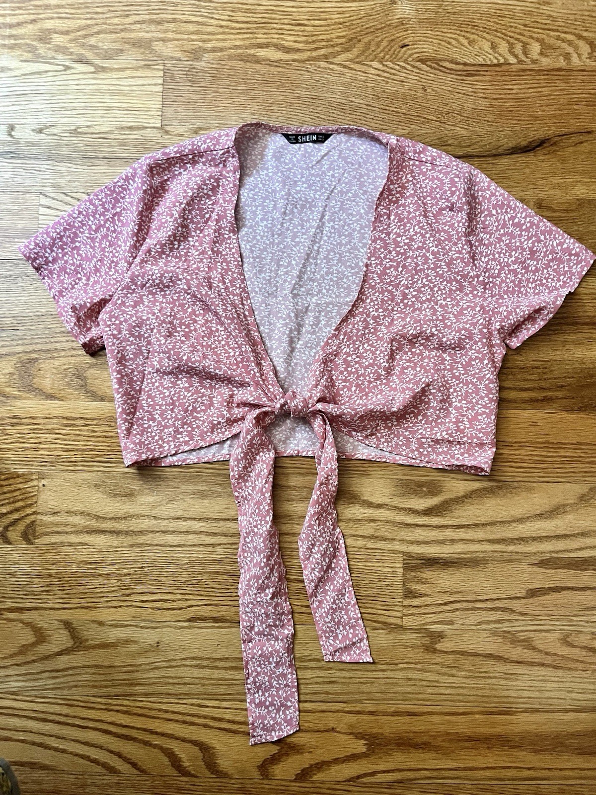 short sleeve Tie front Crop Top SHEIN Women’s size small Lightweight