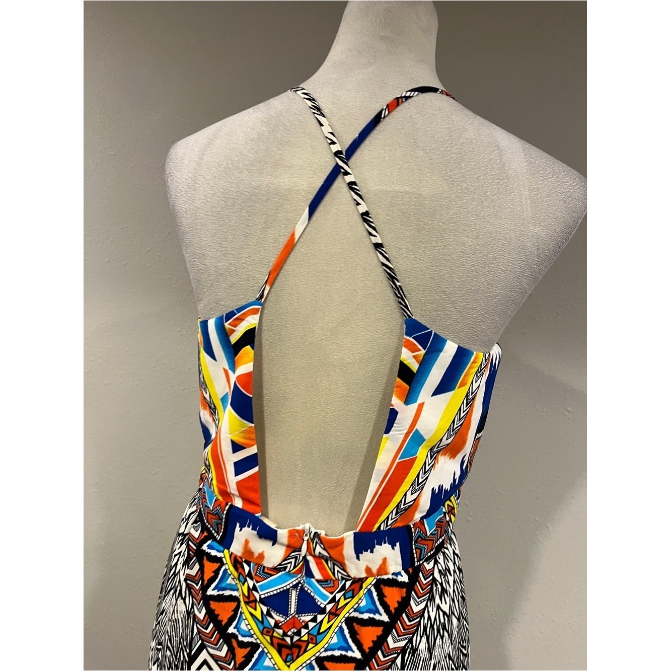 Vibrant Geometric Print Sleeveless v-neck Maxi Dress with open back size medium
