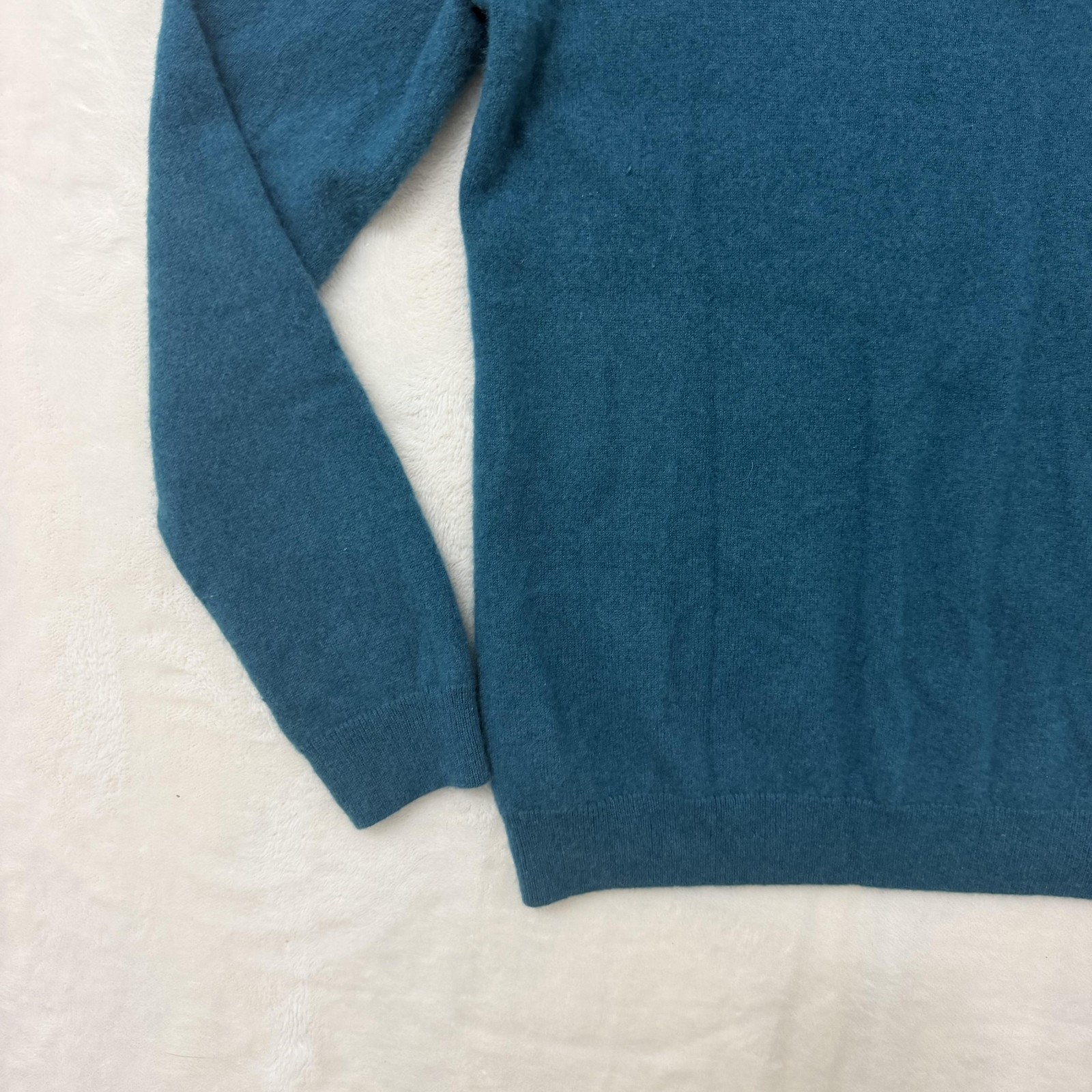 Talbots Cashmere Sweater Womens Medium Blue Crewneck Pullover Knit Soft Fuzzy
