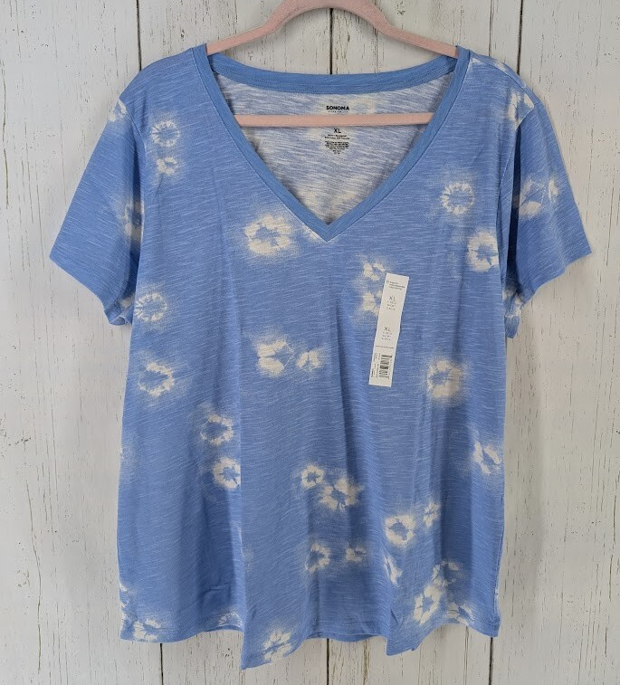 Sonoma Size XL The Everyday Tee Blue White Cloud Pattern V Neck Short Sleeve Top