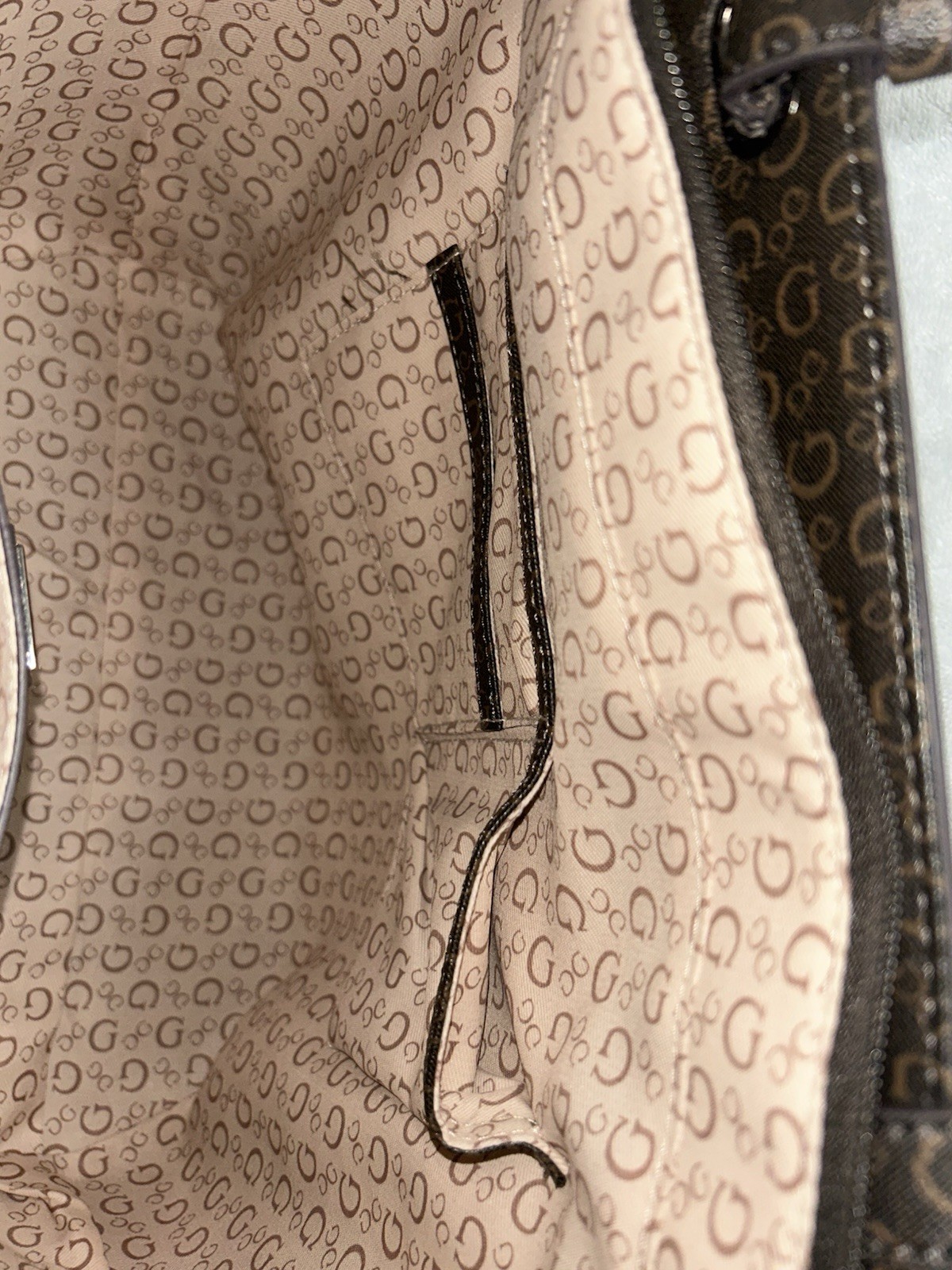 GUESS Brown Logo Tote Bag Zip Top Double Handles Silver Hardware Inner Pockets