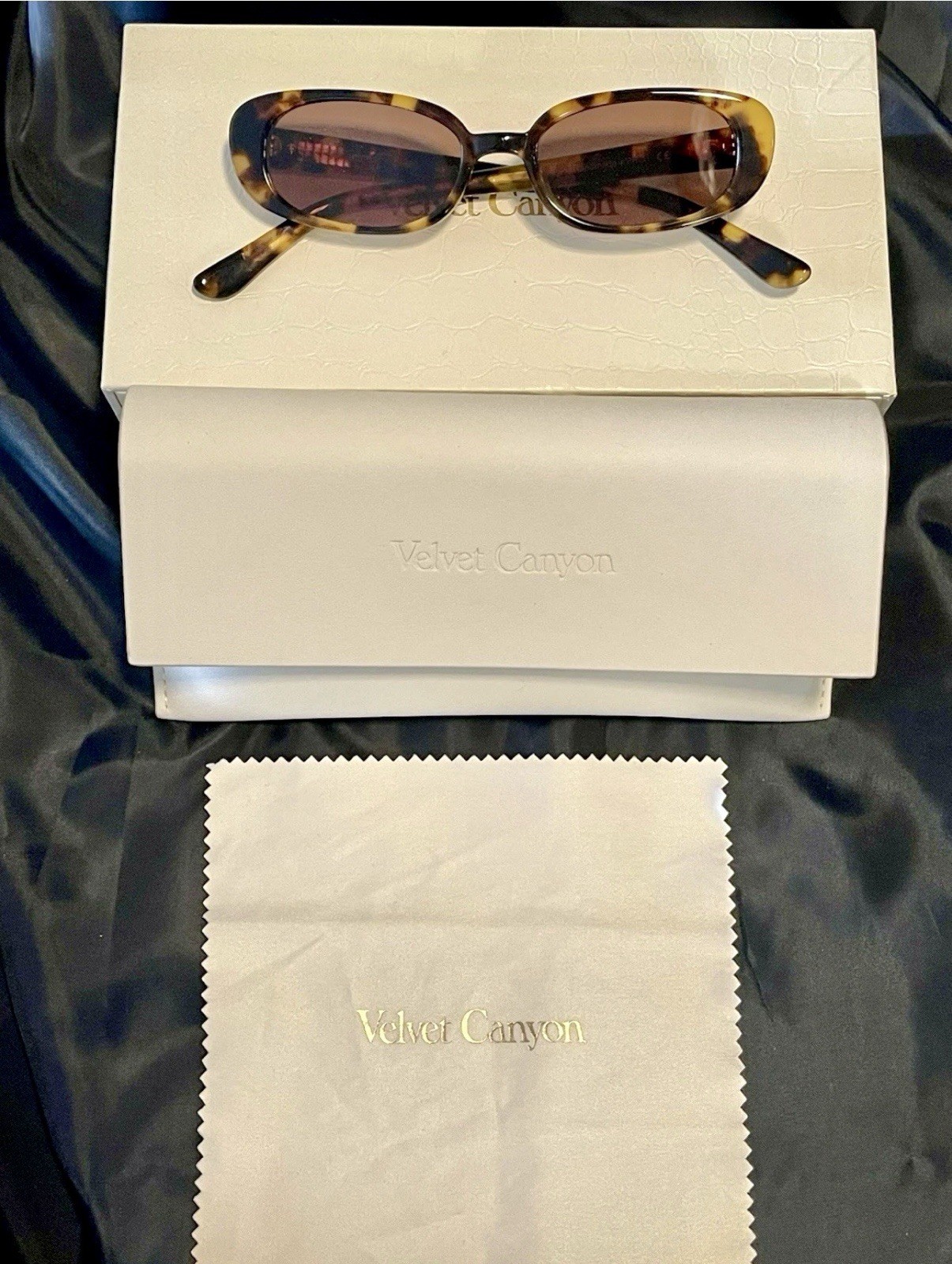 🔥 HOT 🔥 Velvet Canyon VALENTINES Eco Tort Sunglassesi ❤️ NEW ❤️