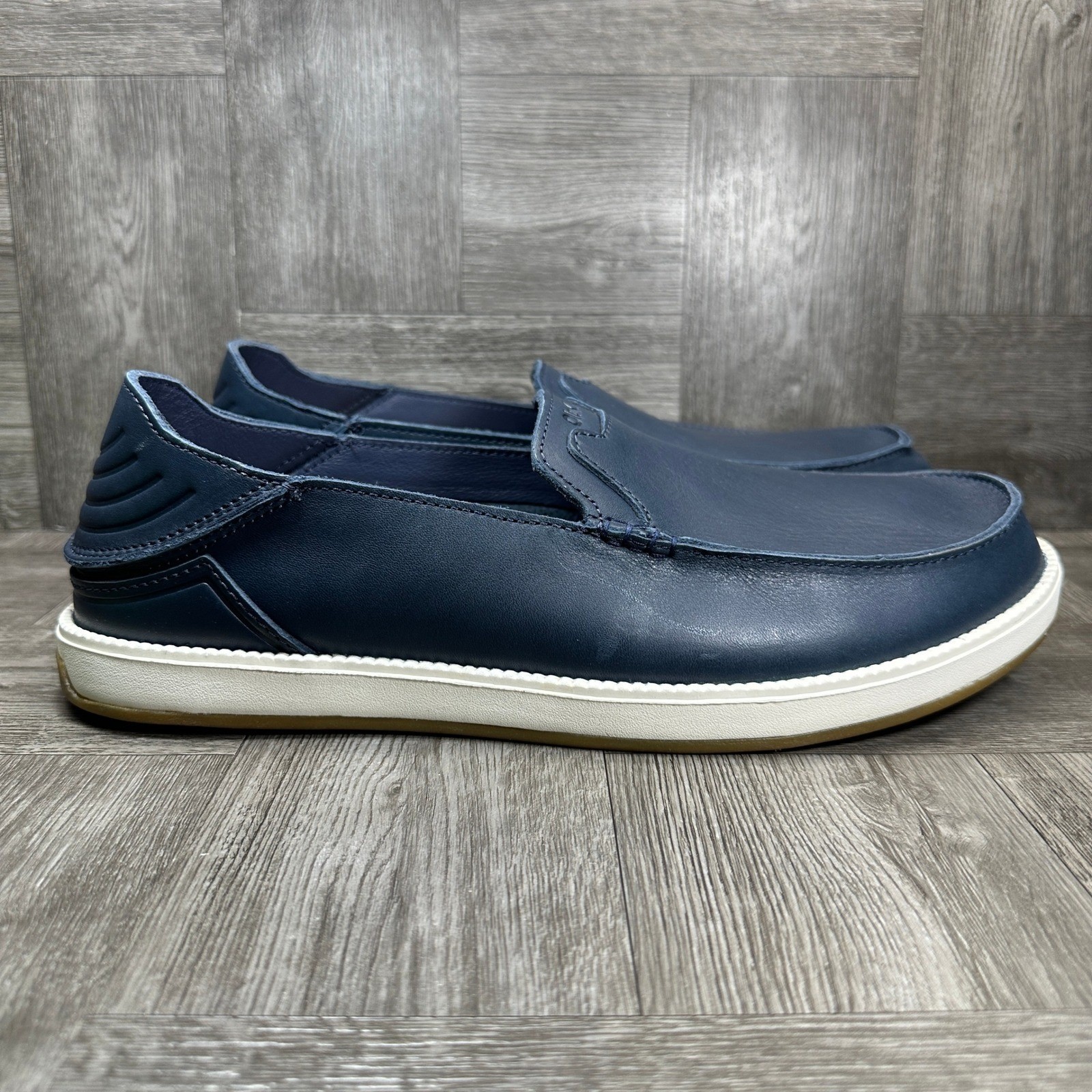 OluKai Lae’ahi Li ‘Ili Slip On Men 12 Navy Blue Leather Casual Loafer NEW