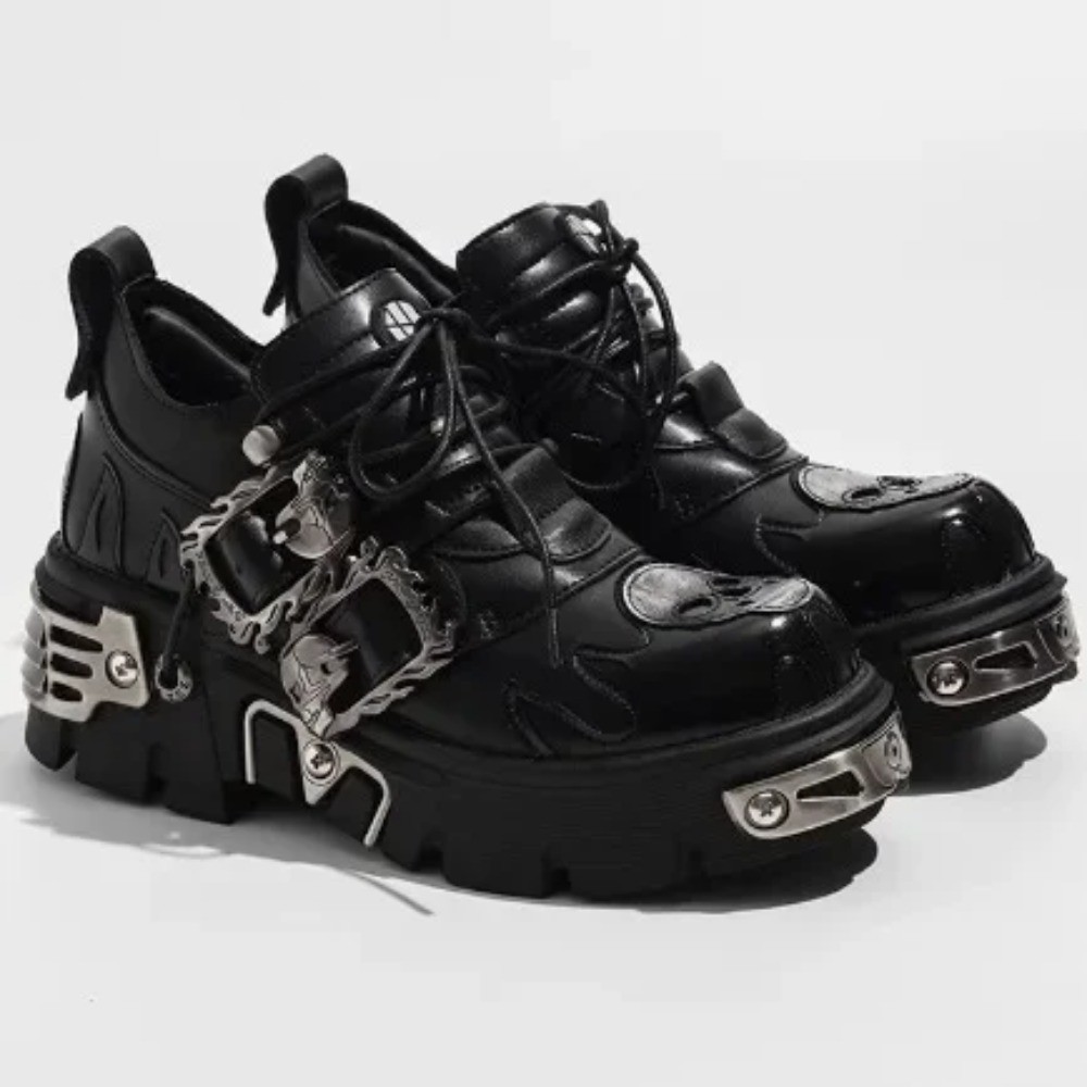 Gothic Punk Skull Design Men’s Shoes Thick Sole Leather Walking Boots Metal