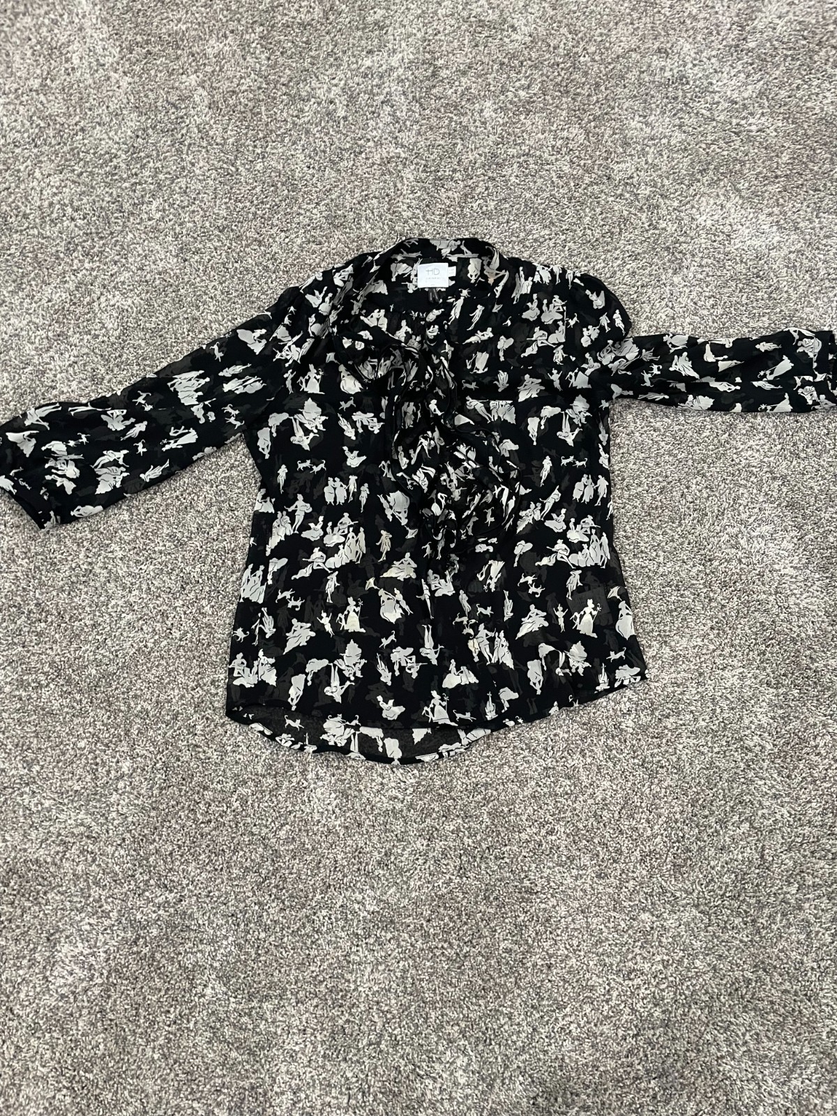 HD in Paris Ruggled Picea Light weight Blouse Black and White