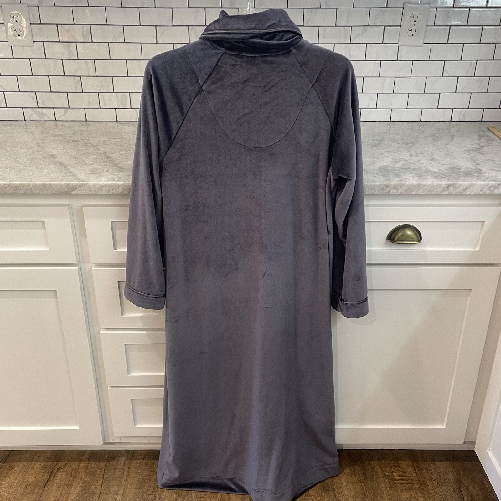Eileen West Robe Womens Small Medium Gray Bath Coat Velour Full Zip Pockets
