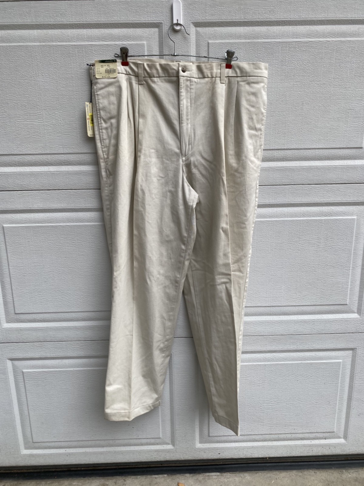 NWT Roundtree & Yorke Beige Men’s Pleated Pants 42X31.25* see description