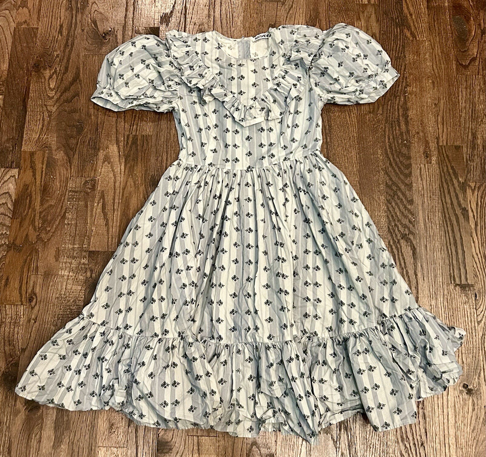 BATSHEVA May Dress Ruffled Floral Puff Sleeve Prairie Pioneer Cottagecore, Gray