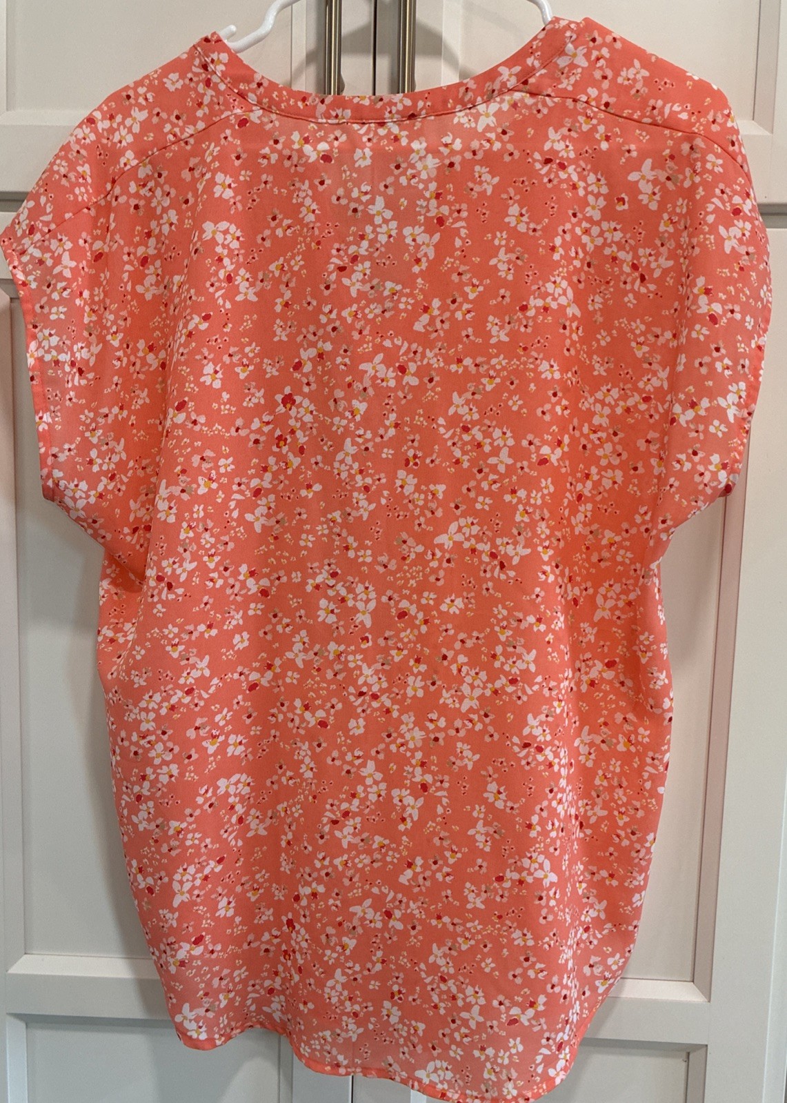 Liz Claiborne Women’s Multicolor Ditsy Floral V-neck Cap Sleeve Blouse Size L