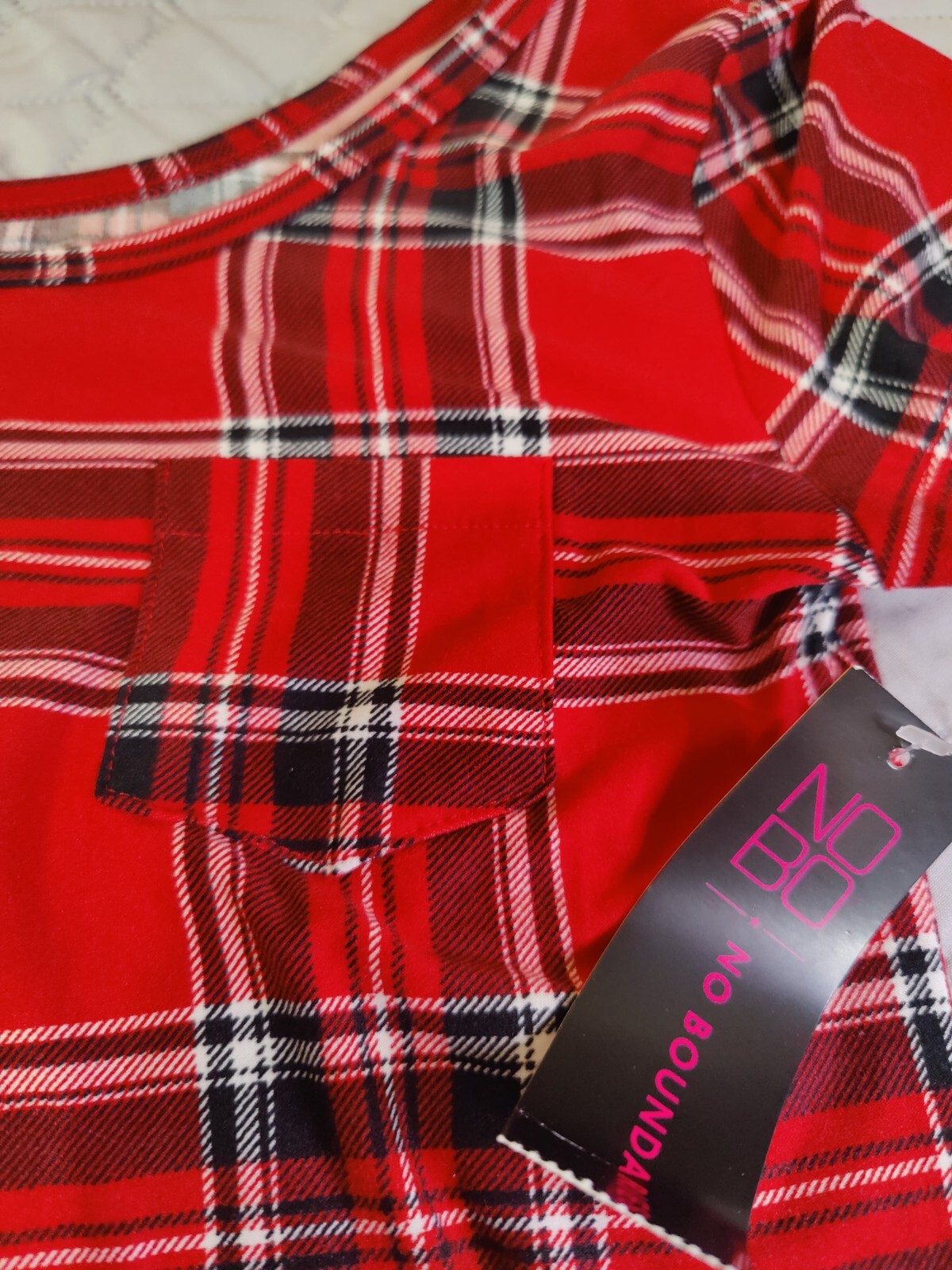 No Boundaries Juniors Red Plaid Scoop Neck Tee Sz Medium